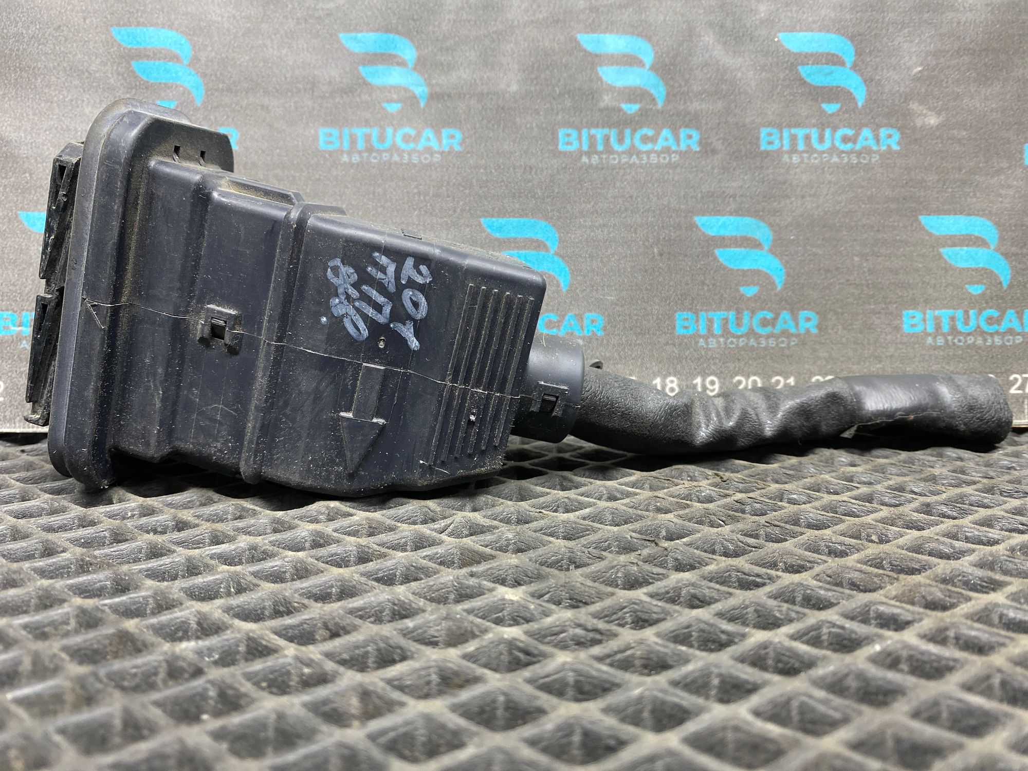 https://ycs.partsauto.market/partsauto-images/thmbs/userImages/c8f07ba63eb5b2f0f6006ea854bf8f7d/part/9f327283-76de-4ebc-a9cb-9b3a5a6036c7_1777467118331.jpg