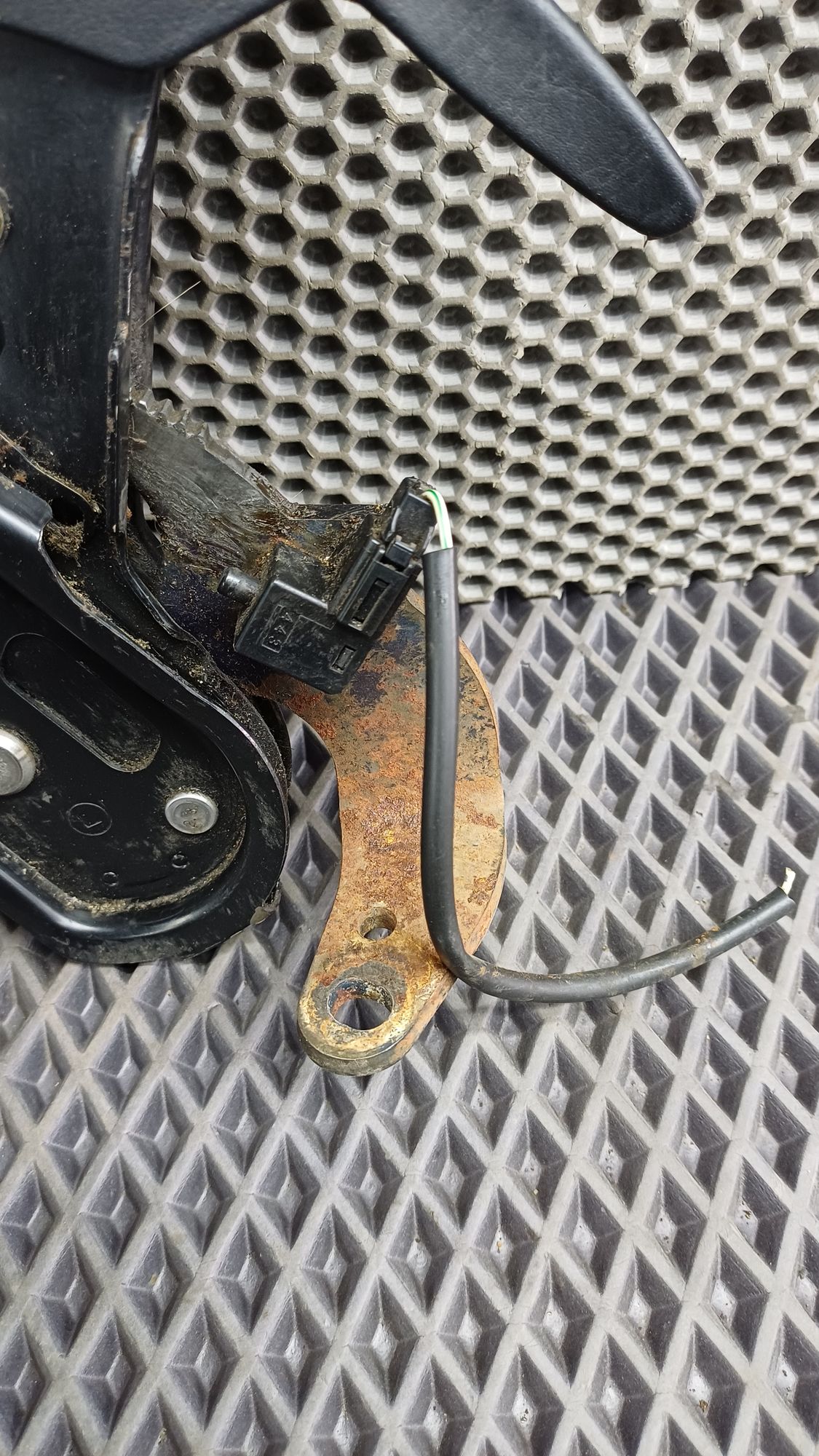 Б/У Рычаг ручного тормоза Toyota CARINA E 6 дорест. 1992—1996 1994 Зеленый, 990 рублей, Краснодар