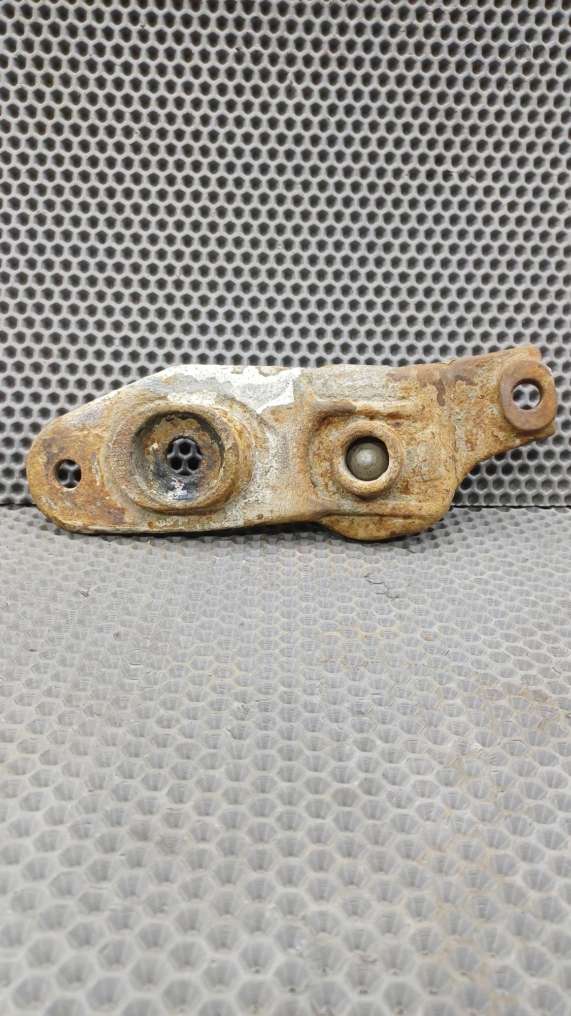 https://ycs.partsauto.market/partsauto-images/thmbs/userImages/c8f07ba63eb5b2f0f6006ea854bf8f7d/part/9fc0758c-cc83-454a-aae2-122adf3573c1_1774267425348.jpg