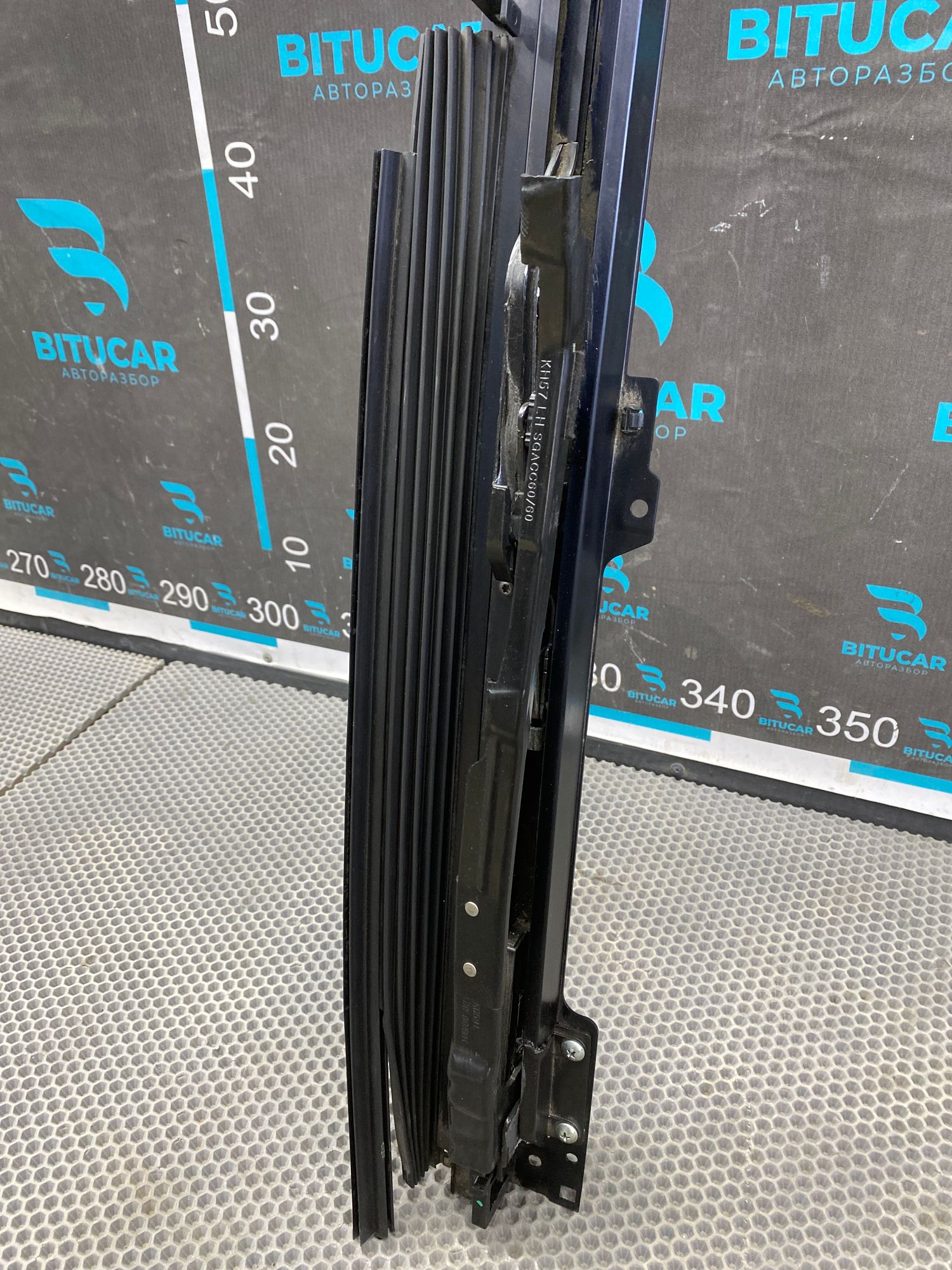https://ycs.partsauto.market/partsauto-images/thmbs/userImages/c8f07ba63eb5b2f0f6006ea854bf8f7d/part/9fdec29d-4f20-4ebf-96b4-32fbe0d8a53d_1777213270661.jpg