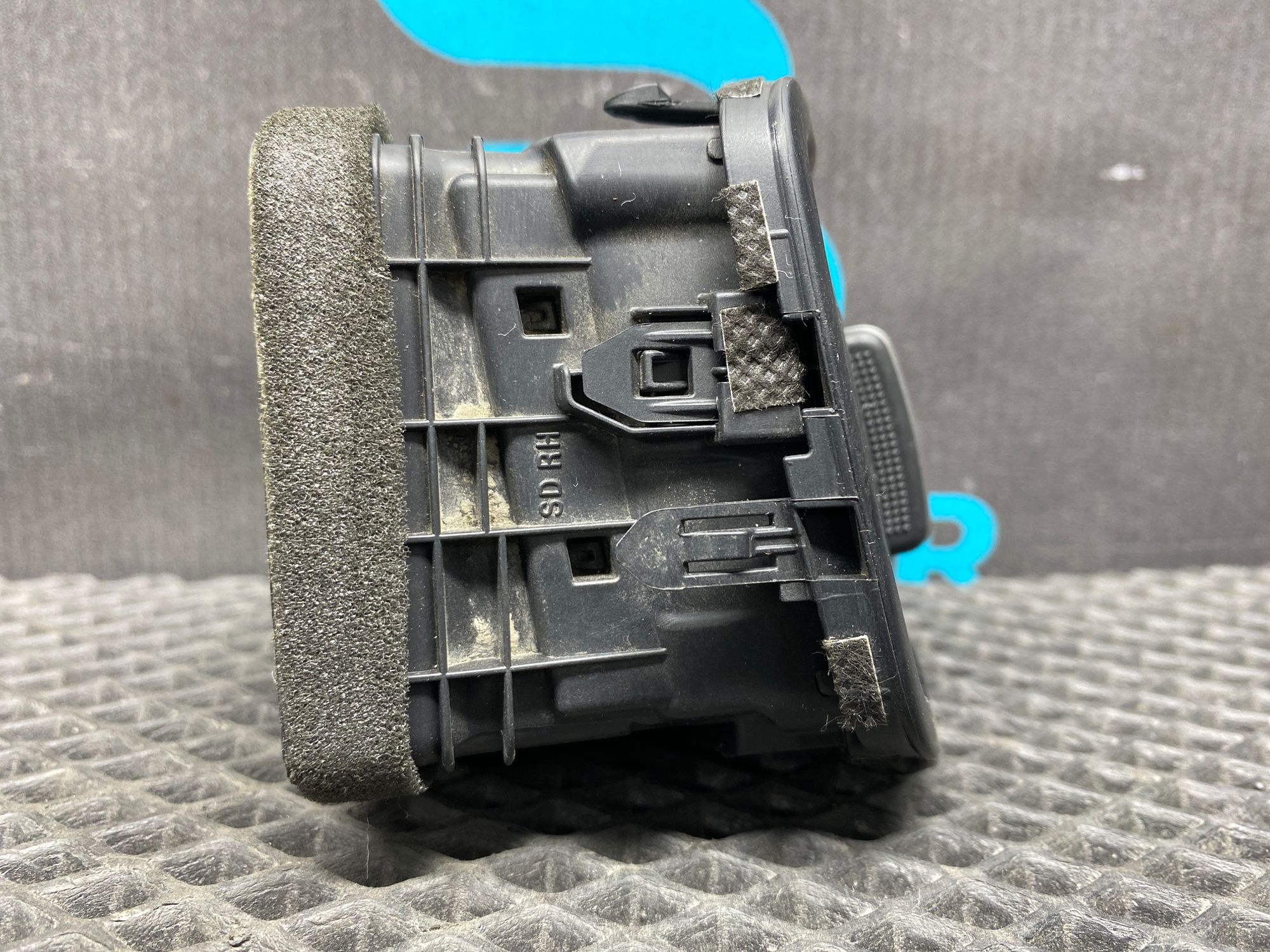 Б/У Дефлектор обдува салона Kia Rio 4 (G4FG) 1.6L AT 2021, 790 рублей, Краснодар