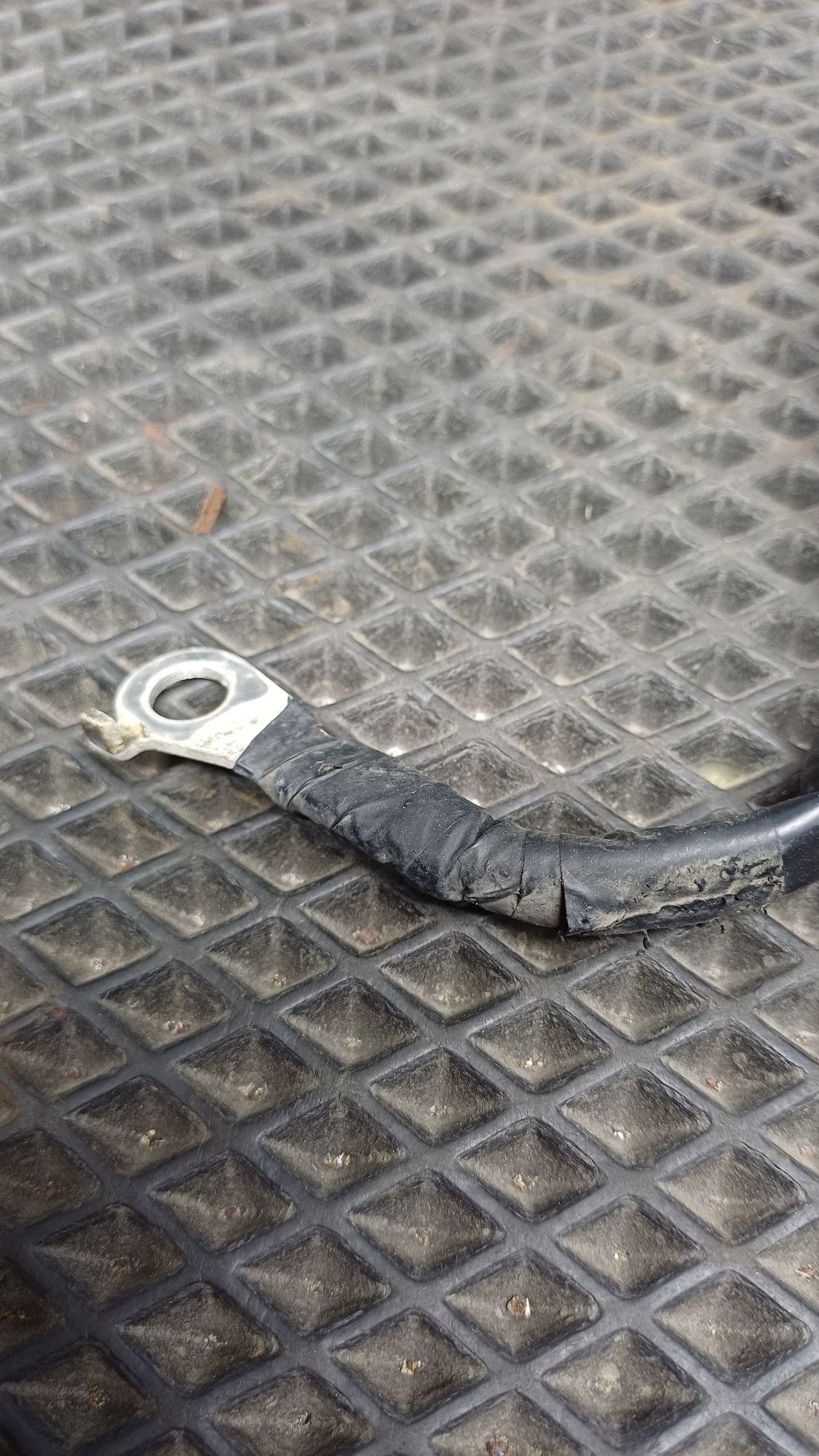https://ycs.partsauto.market/partsauto-images/thmbs/userImages/c8f07ba63eb5b2f0f6006ea854bf8f7d/part/a08a9b39-2cda-4837-b15b-75f2ad65a3c4_1777124720154.jpg