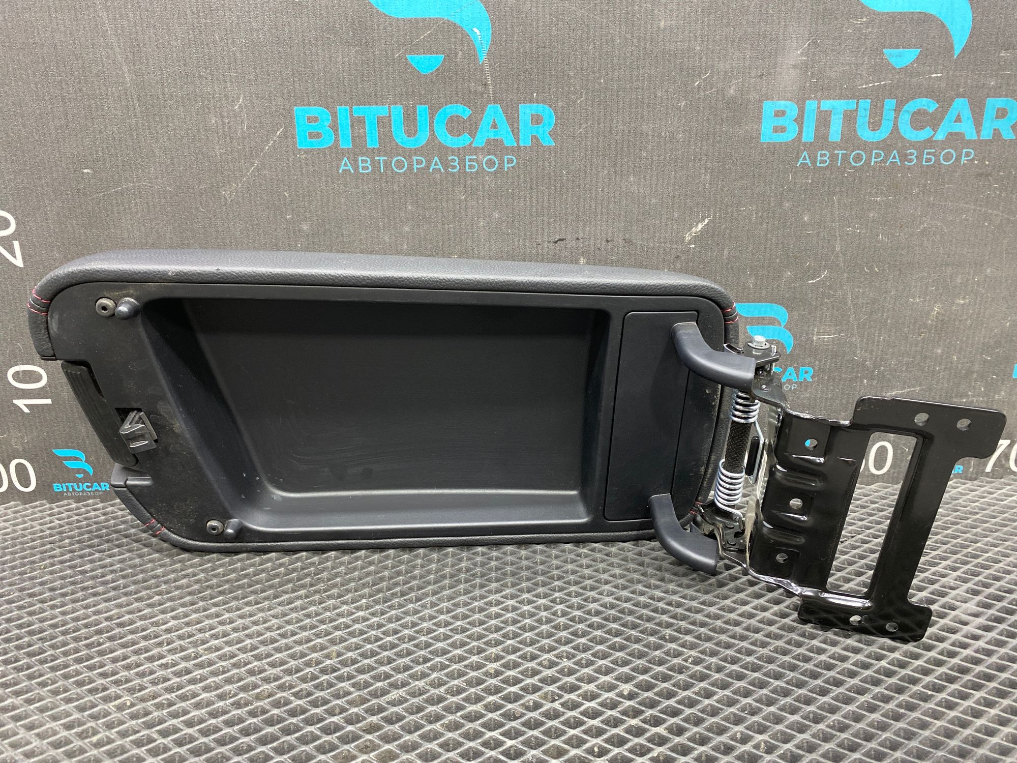 https://ycs.partsauto.market/partsauto-images/thmbs/userImages/c8f07ba63eb5b2f0f6006ea854bf8f7d/part/a099a121-e7f7-46ea-809c-c3826d7eed86_1777790764788.jpg