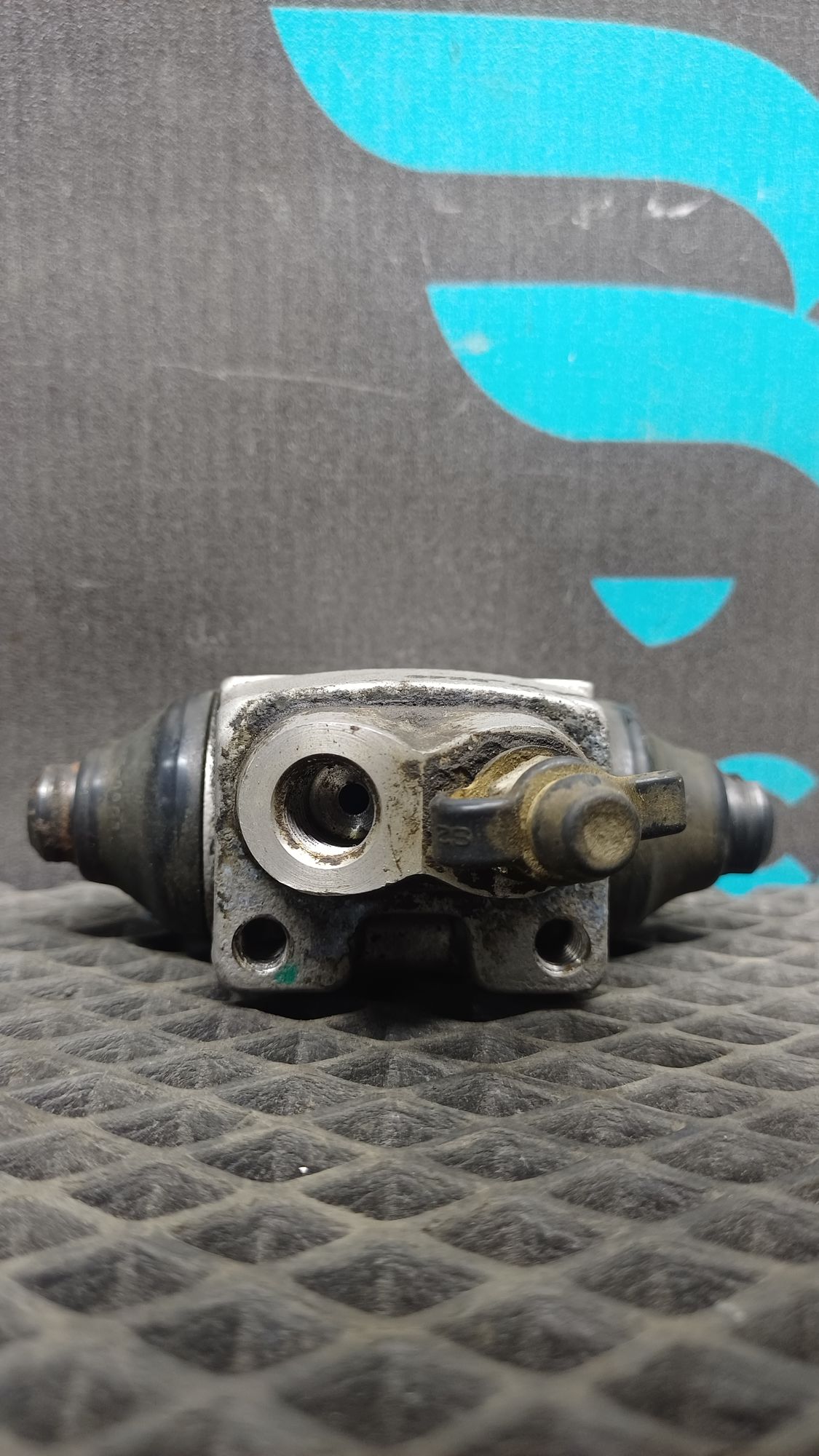 https://ycs.partsauto.market/partsauto-images/thmbs/userImages/c8f07ba63eb5b2f0f6006ea854bf8f7d/part/a1004b32-64d5-4785-8477-588f672cafdc_1777100419651.jpg