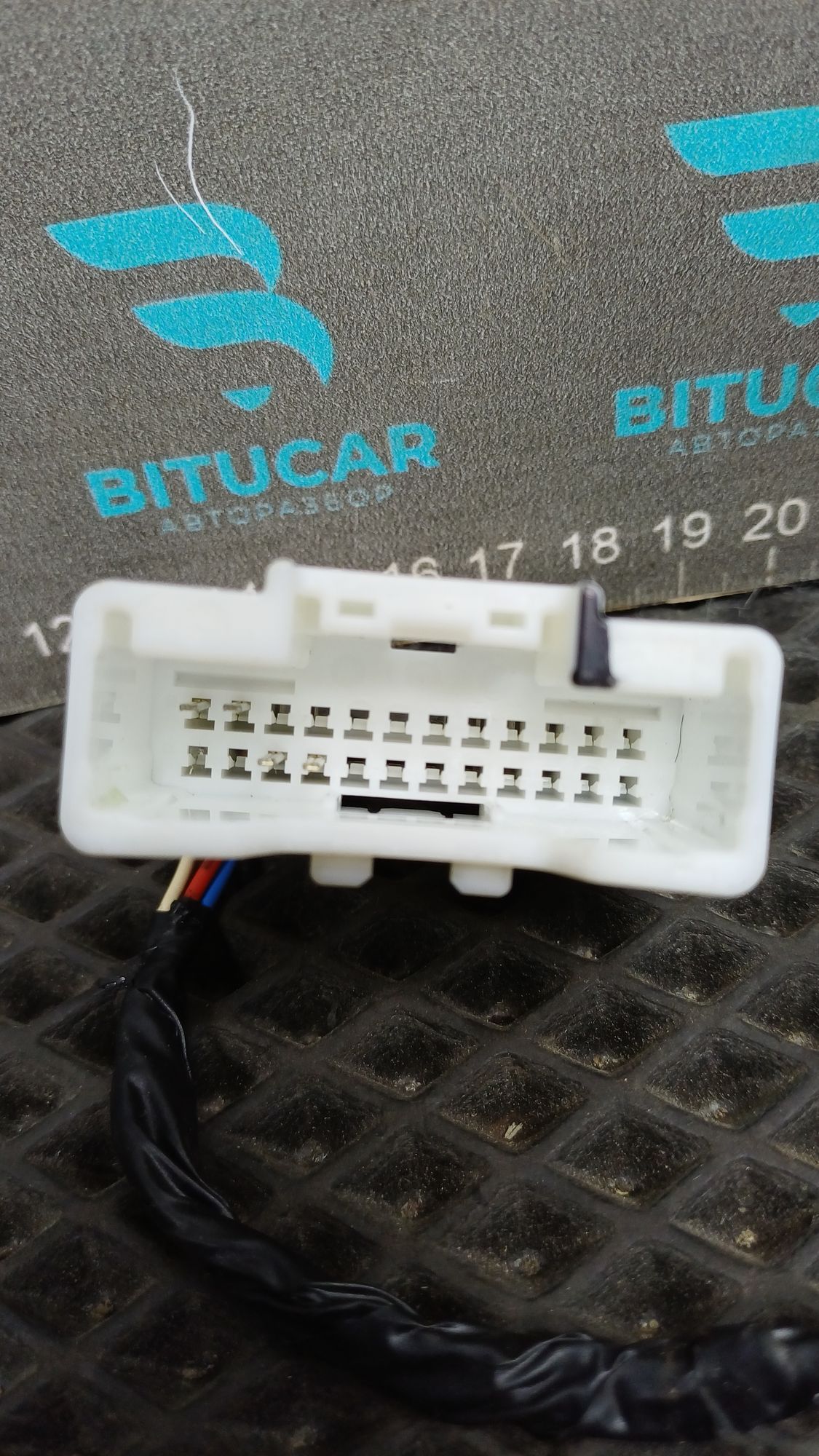 https://ycs.partsauto.market/partsauto-images/thmbs/userImages/c8f07ba63eb5b2f0f6006ea854bf8f7d/part/a15aecdb-f8e2-487b-a29f-48b6cd03ccb9_1777562179827.jpg