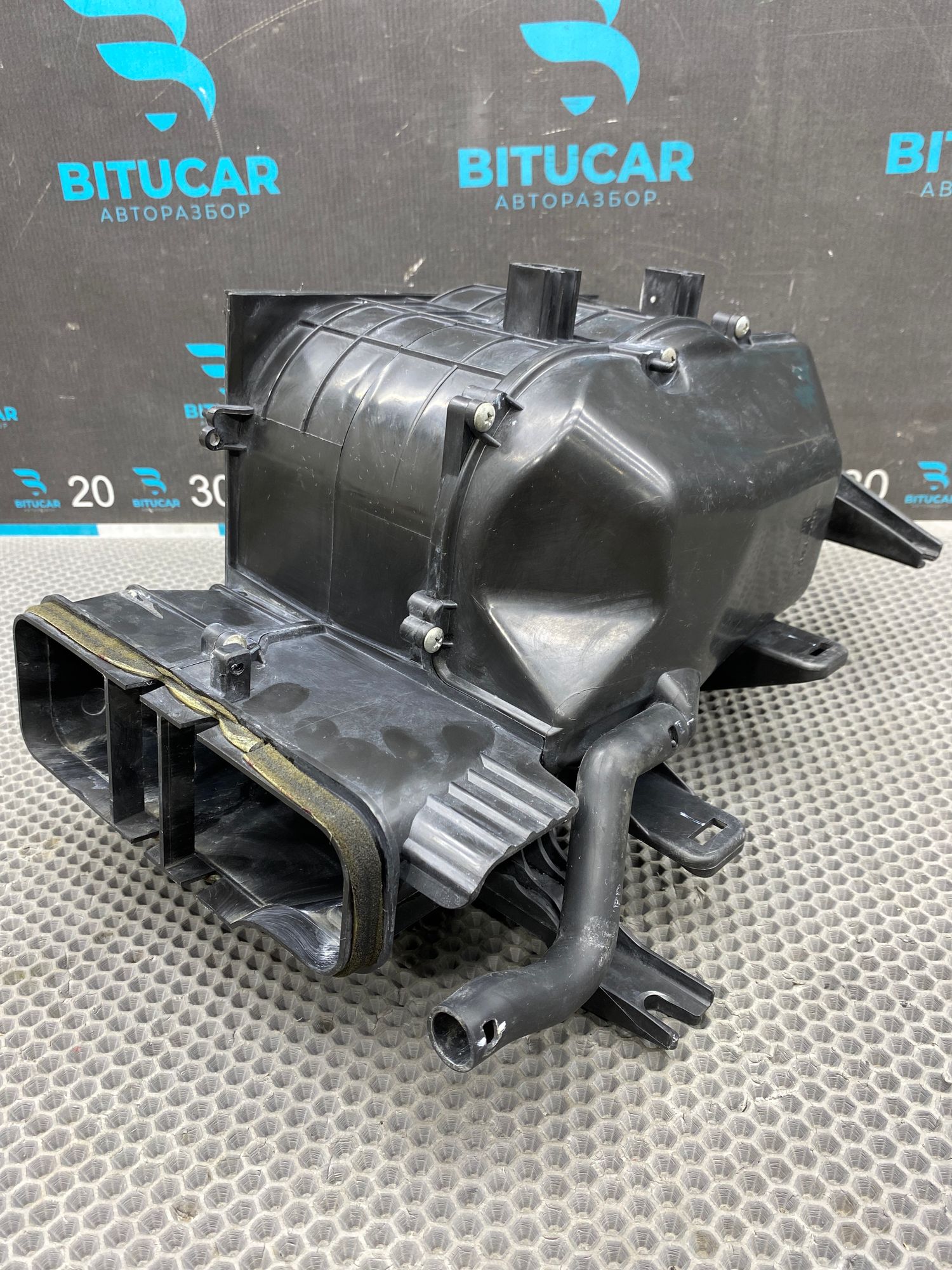 https://ycs.partsauto.market/partsauto-images/thmbs/userImages/c8f07ba63eb5b2f0f6006ea854bf8f7d/part/a1b40aa1-3dbb-4615-a29b-4380913e550e_1775046004834.jpg