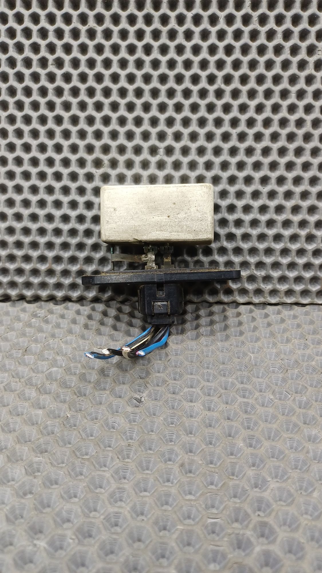 Б/У Резистор отопителя Toyota CARINA E 6 дорест. 1992—1996 1994 Зеленый, 990 рублей, Краснодар