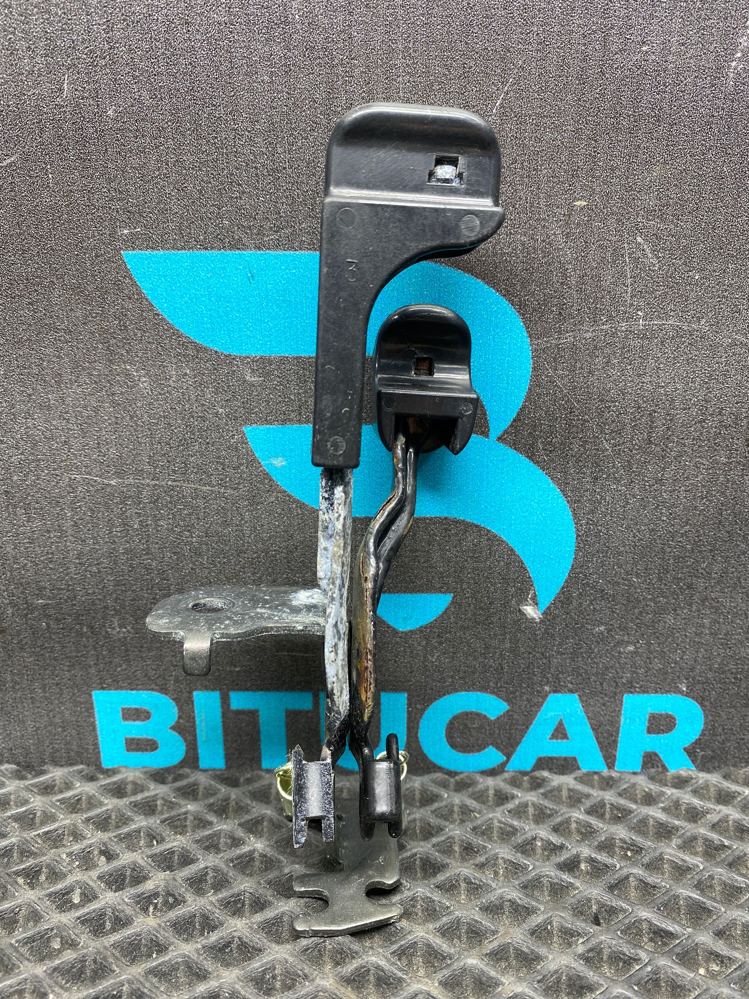 https://ycs.partsauto.market/partsauto-images/thmbs/userImages/c8f07ba63eb5b2f0f6006ea854bf8f7d/part/a27408f9-f310-4338-9241-4621d553e4e8_1776927111979.jpg