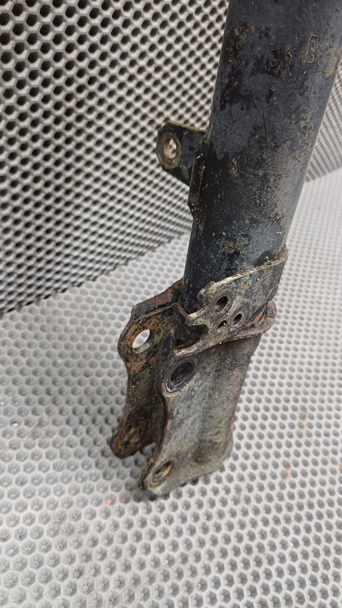 Б/У Амортизатор задний правый в сборе Toyota CARINA E 6 дорест. 1992—1996 1994 Зеленый, 2490 рублей, Краснодар