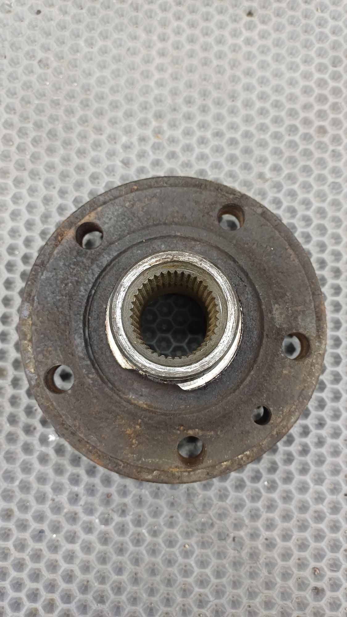 Б/У Ступица задняя левая Volkswagen Transporter T4 4 дорест. 1990—2003 1993 синий, 1890 рублей, Краснодар