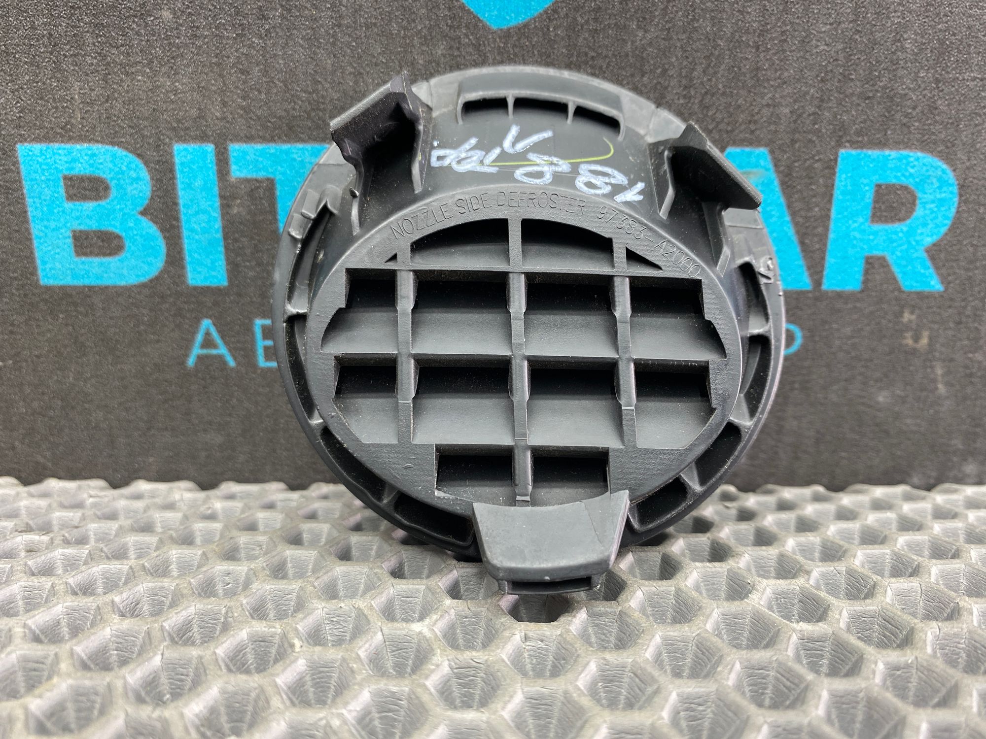 https://ycs.partsauto.market/partsauto-images/thmbs/userImages/c8f07ba63eb5b2f0f6006ea854bf8f7d/part/a38921f2-75dc-4401-8d5d-5c9d8f080a79_1777537538560.jpg