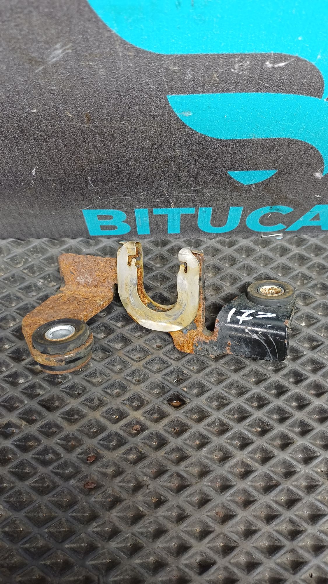 https://ycs.partsauto.market/partsauto-images/thmbs/userImages/c8f07ba63eb5b2f0f6006ea854bf8f7d/part/a4383ccd-74ef-47de-adb9-6805c25fd924_1777123237913.jpg