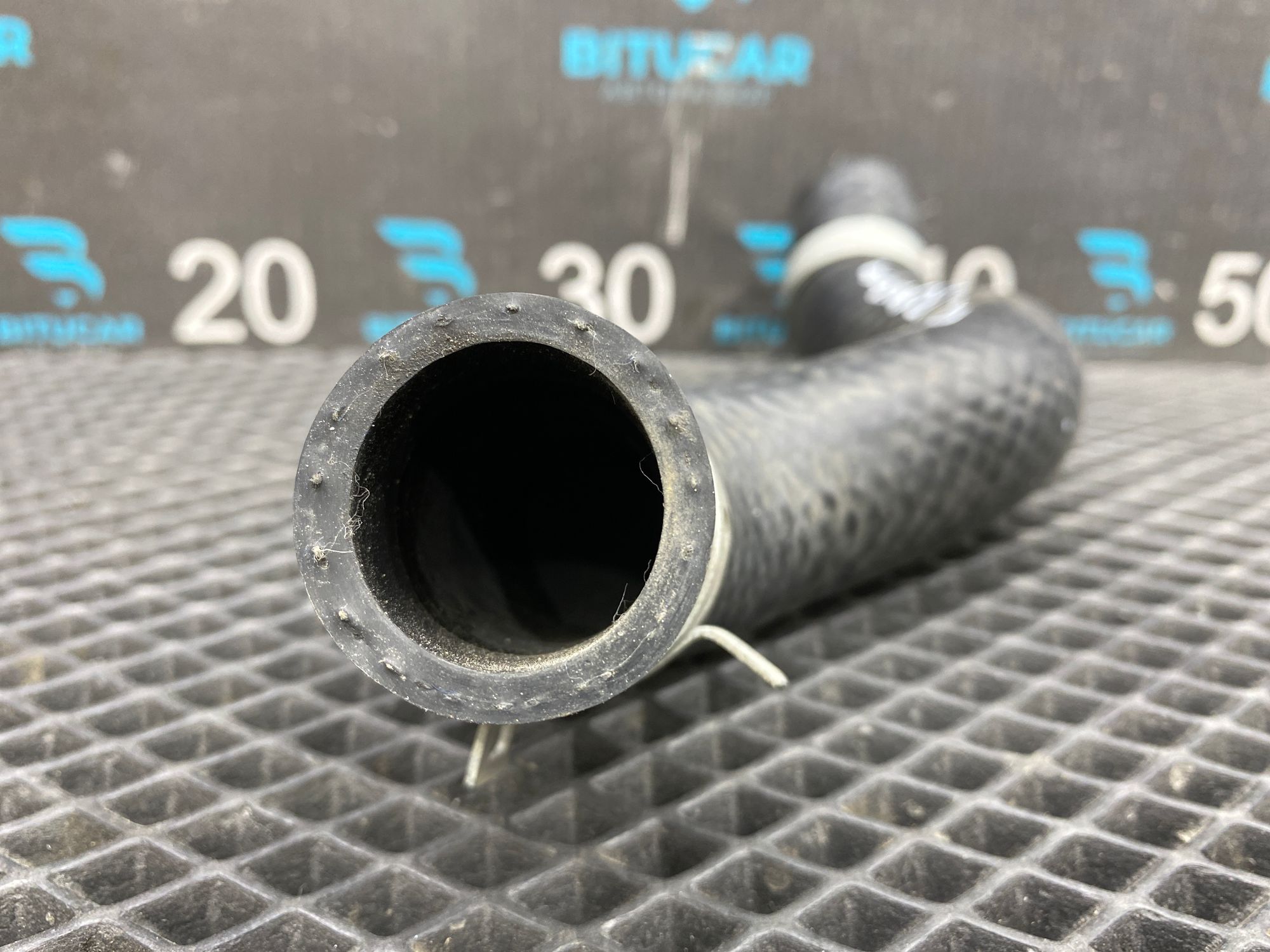 https://ycs.partsauto.market/partsauto-images/thmbs/userImages/c8f07ba63eb5b2f0f6006ea854bf8f7d/part/a525b0f3-4fce-4658-9a5c-c88d36e67e83_1777813504966.jpg