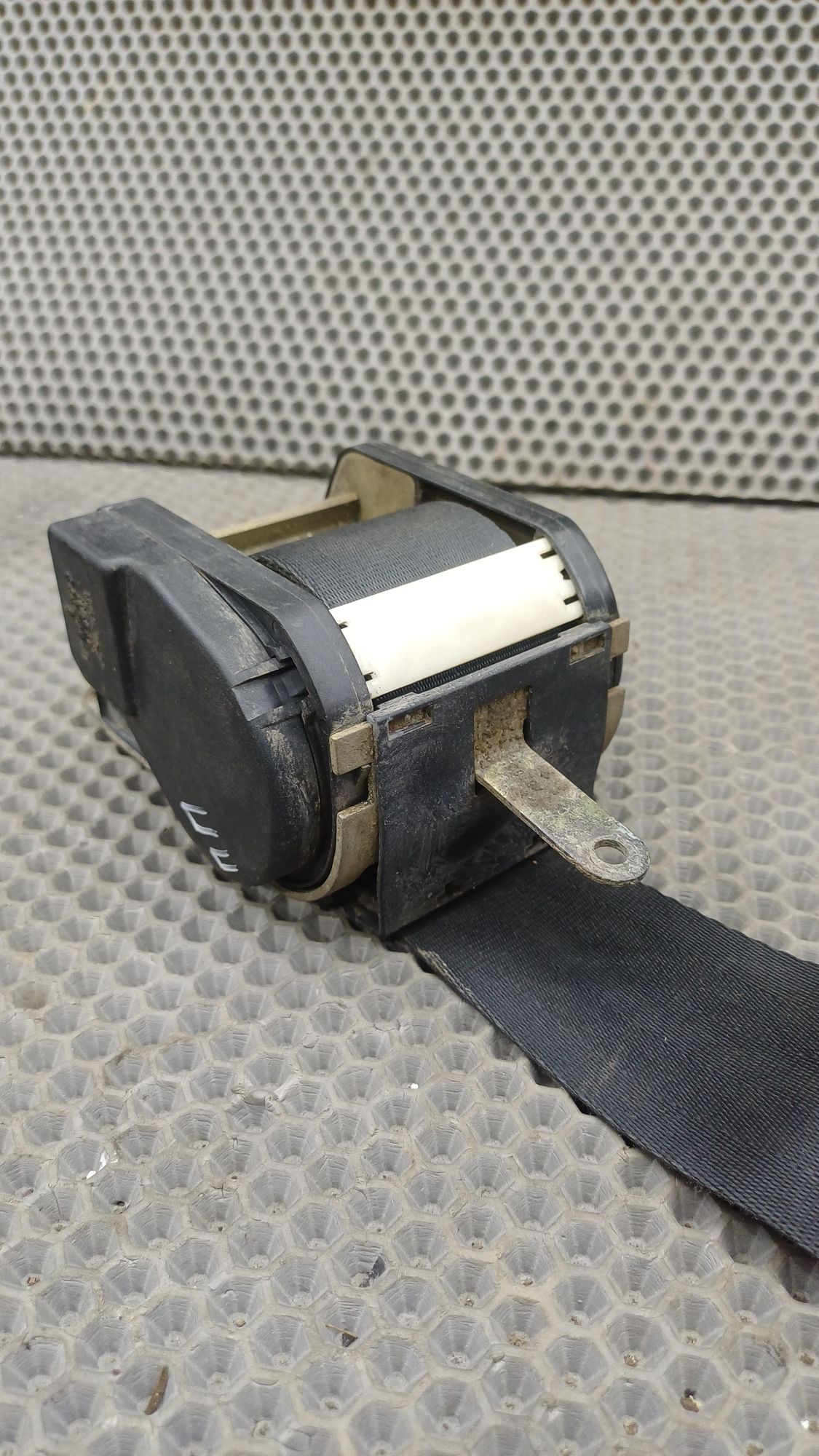 https://ycs.partsauto.market/partsauto-images/thmbs/userImages/c8f07ba63eb5b2f0f6006ea854bf8f7d/part/a53225ff-2492-42f5-af3b-7af53c4c736f_1774347649071.jpg