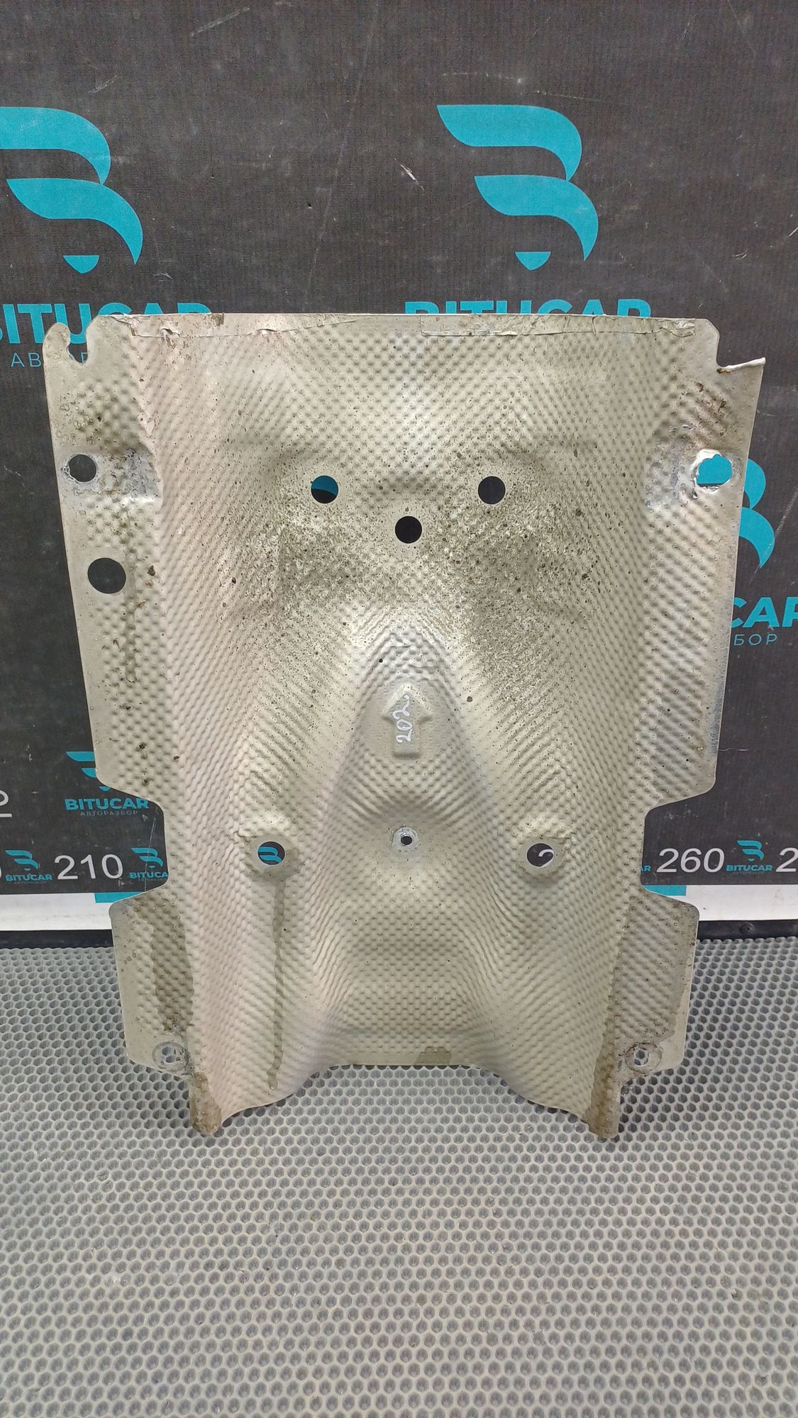 https://ycs.partsauto.market/partsauto-images/thmbs/userImages/c8f07ba63eb5b2f0f6006ea854bf8f7d/part/a550b0d0-7874-4a32-a4e0-8d3f93dda55d_1777462374856.jpg