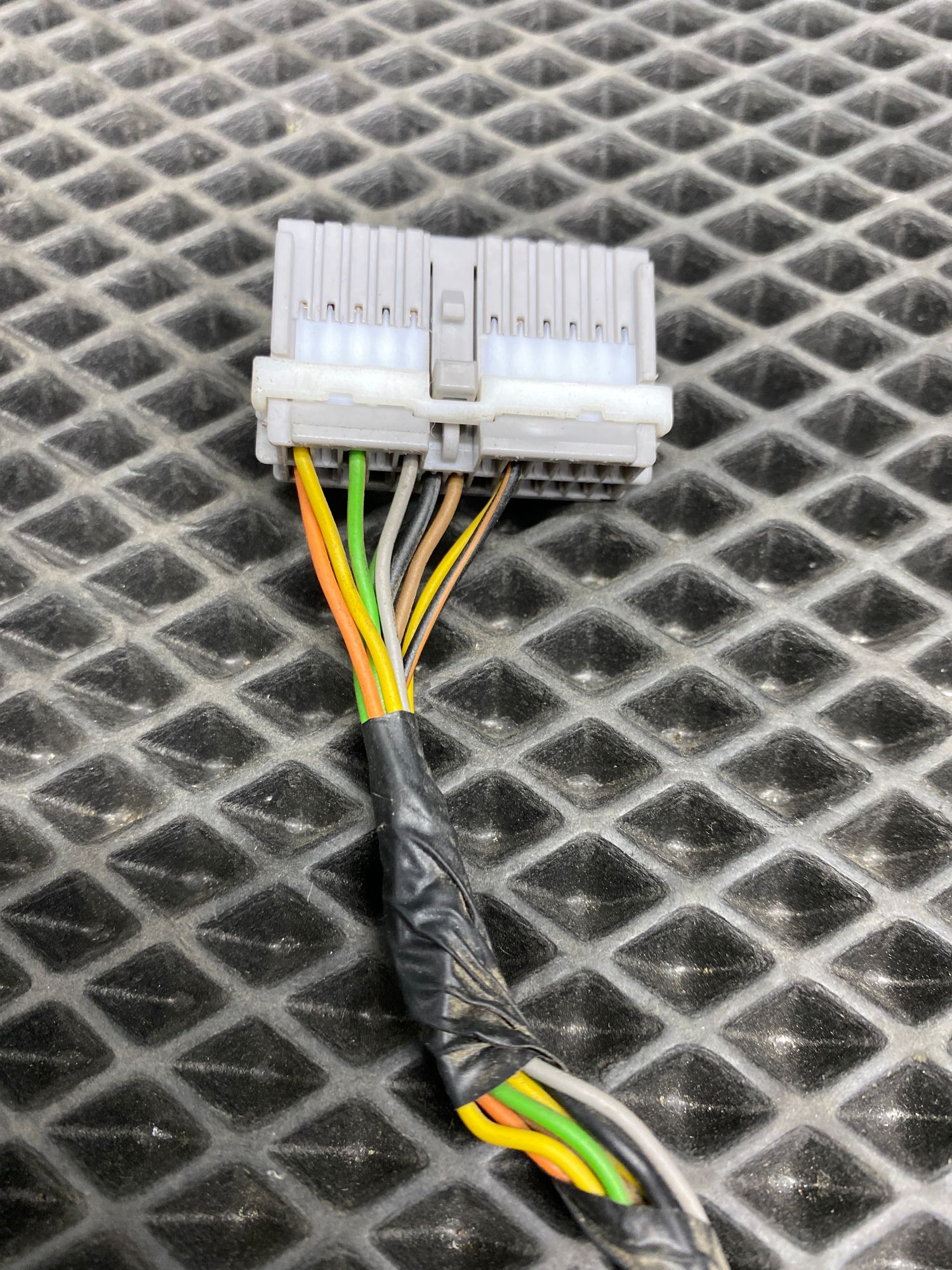 Б/У Фишка блока сигнализации Kia Ceed 2 JD (G4FG) 1.6L MT 2012 Универсал, 499 рублей, Краснодар