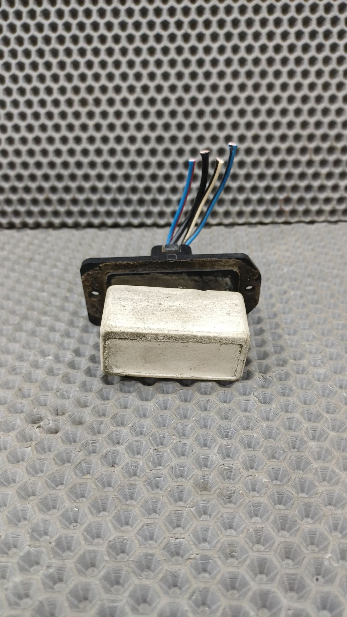 Б/У Резистор отопителя Toyota CARINA E 6 дорест. 1992—1996 1994 Зеленый, 990 рублей, Краснодар