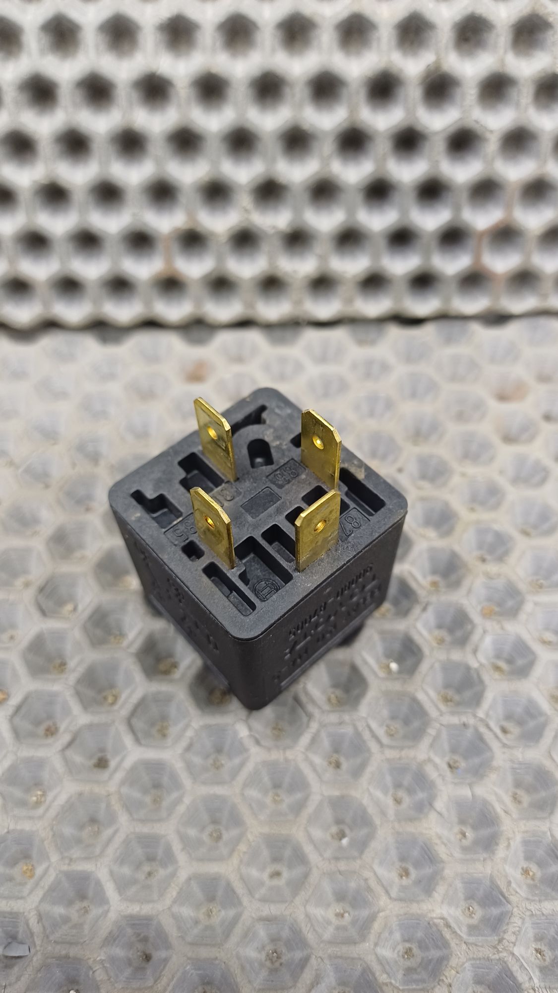 Б/У Реле универсальное 4 контакта Toyota CARINA E 6 дорест. 1992—1996 1994 Зеленый, 499 рублей, Краснодар