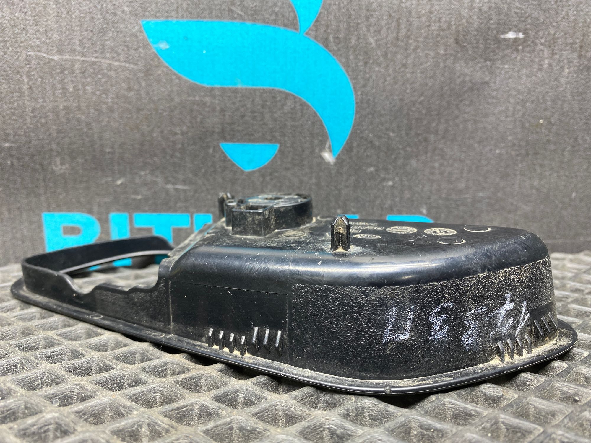 https://ycs.partsauto.market/partsauto-images/thmbs/userImages/c8f07ba63eb5b2f0f6006ea854bf8f7d/part/a60ab520-3da5-4d44-b31d-8da396815d25_1776929789103.jpg