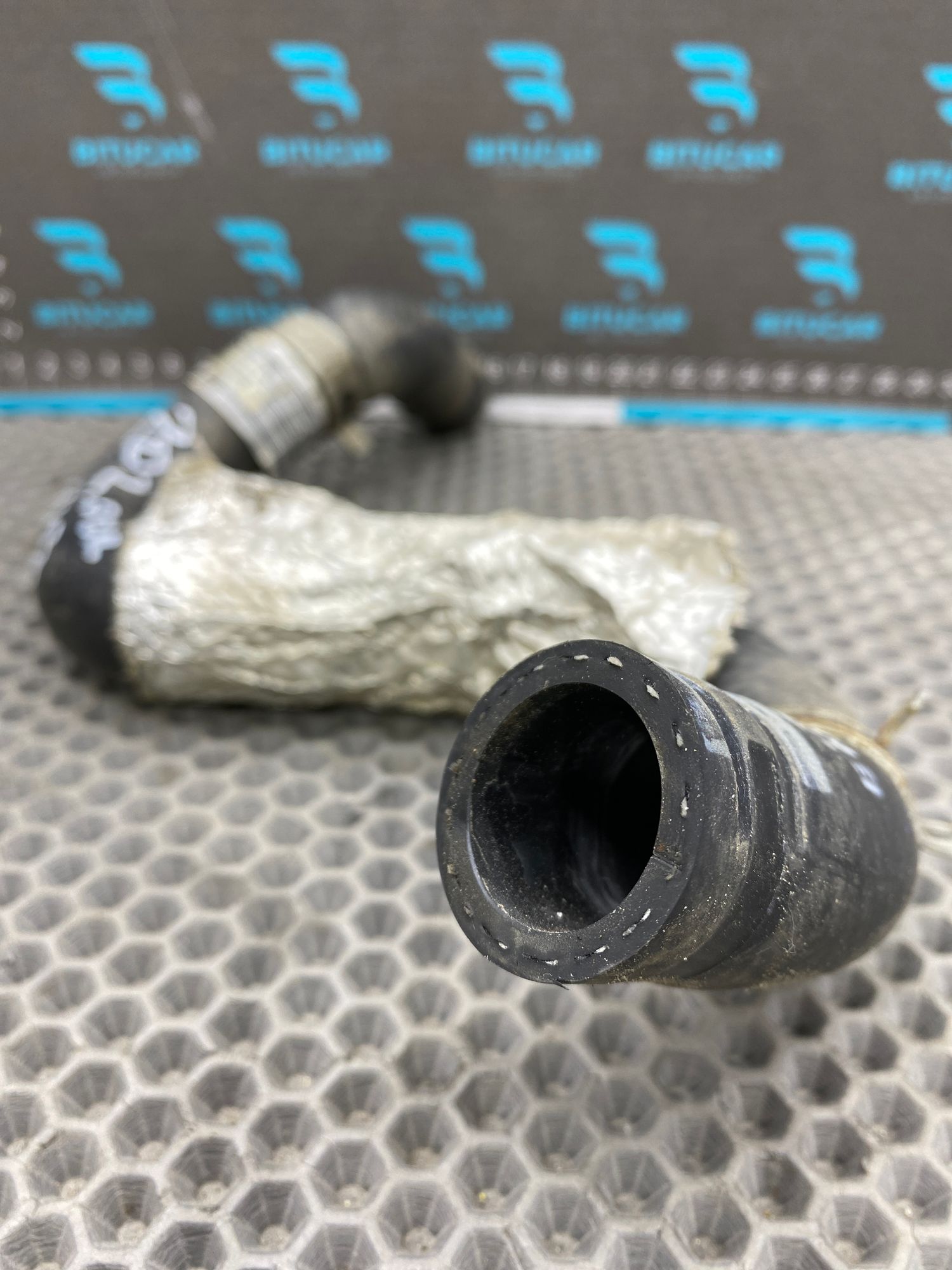 https://ycs.partsauto.market/partsauto-images/thmbs/userImages/c8f07ba63eb5b2f0f6006ea854bf8f7d/part/a6441299-8bf1-43d9-840b-6bfcf85a6d6e_1777814697308.jpg