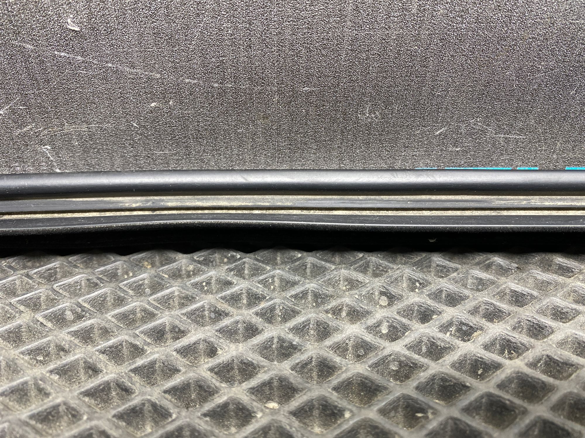 https://ycs.partsauto.market/partsauto-images/thmbs/userImages/c8f07ba63eb5b2f0f6006ea854bf8f7d/part/a658daf5-f04f-4a6e-8e0c-b949dd50e53a_1777032992616.jpg