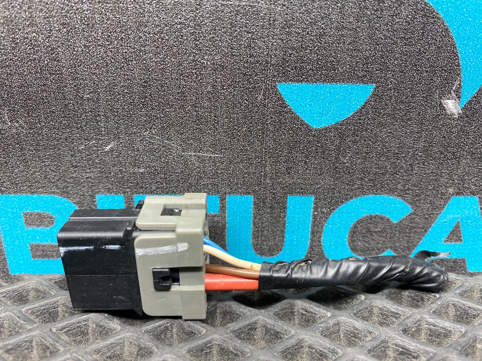 Б/У Фишка резистора отопителя  Kia Rio 4 (G4FG) 1.6L AT 2021, 499 рублей, Краснодар