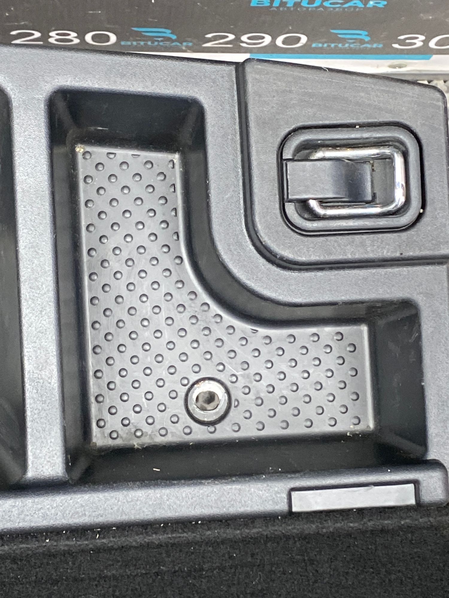 https://ycs.partsauto.market/partsauto-images/thmbs/userImages/c8f07ba63eb5b2f0f6006ea854bf8f7d/part/a7709758-27ba-4e85-86fa-0dc193fcc27f_1777561348442.jpg