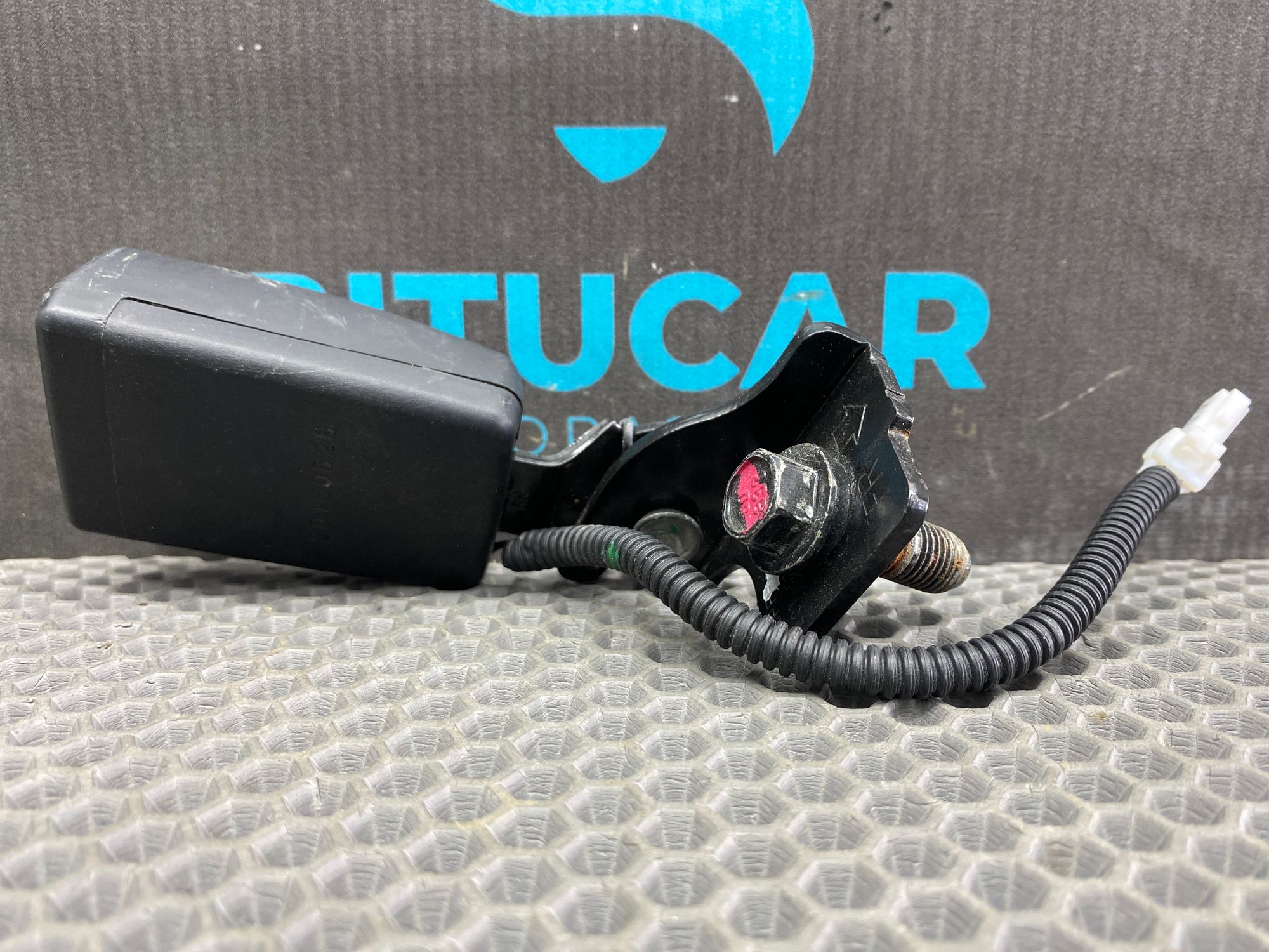 https://ycs.partsauto.market/partsauto-images/thmbs/userImages/c8f07ba63eb5b2f0f6006ea854bf8f7d/part/a79ccdbd-af58-4c7b-91d4-38a9d5621896_1777535660310.jpg