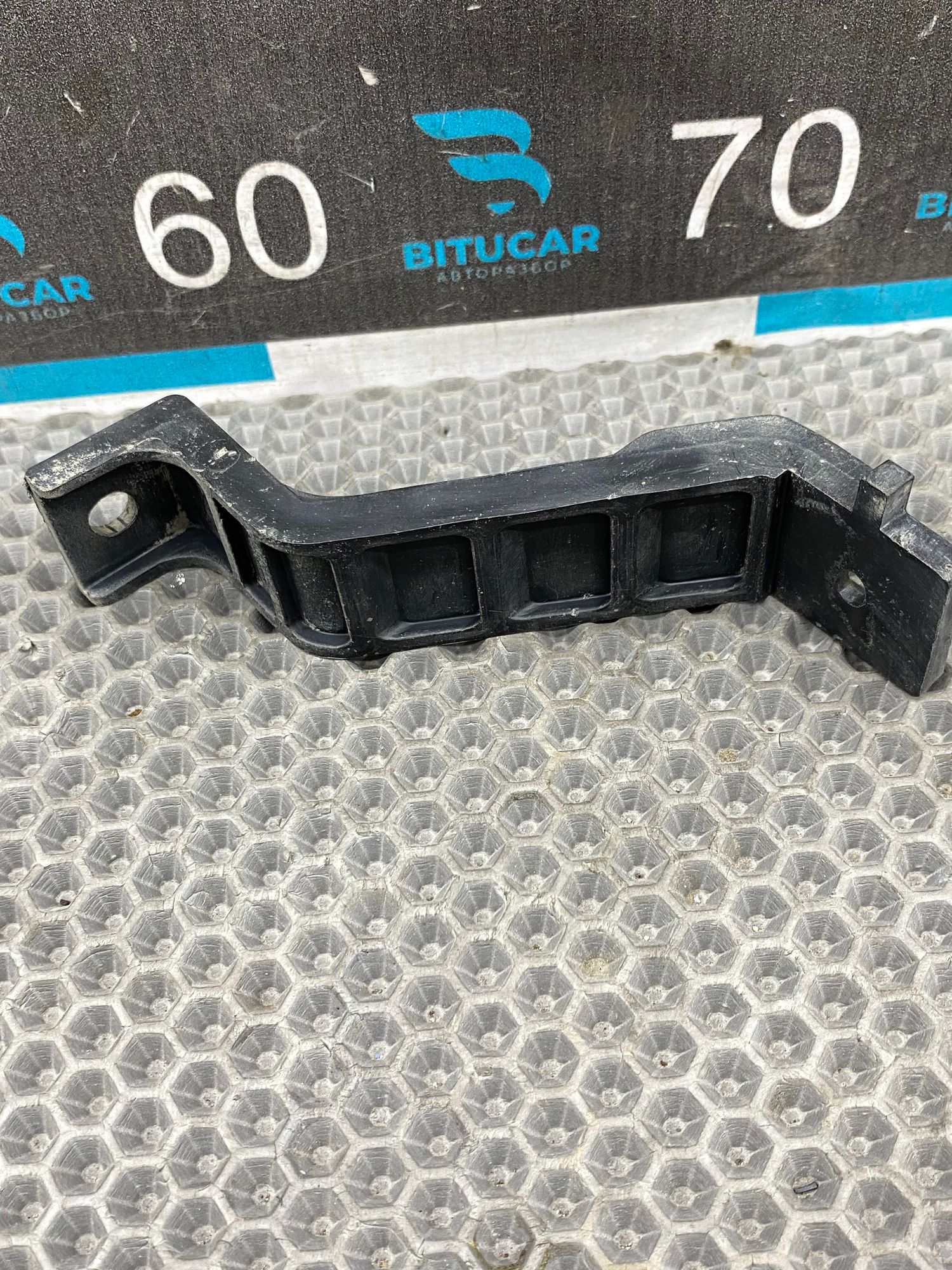 https://ycs.partsauto.market/partsauto-images/thmbs/userImages/c8f07ba63eb5b2f0f6006ea854bf8f7d/part/a7ed6e53-6564-4549-9203-d72866fe8f7d_1769586689531.jpg