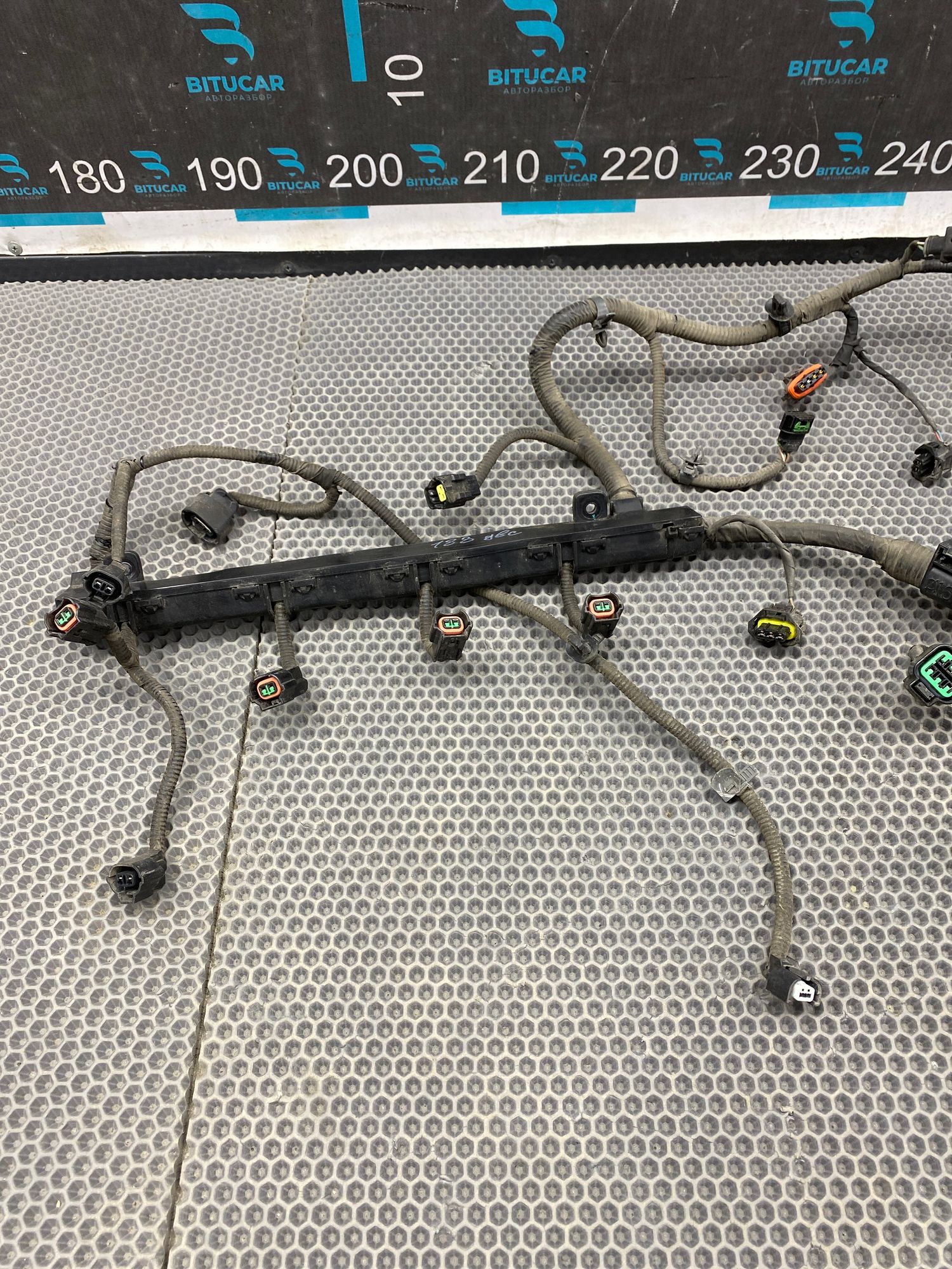 https://ycs.partsauto.market/partsauto-images/thmbs/userImages/c8f07ba63eb5b2f0f6006ea854bf8f7d/part/a7f855c0-02ac-42d2-94f3-612d002c0c87_1777562737132.jpg