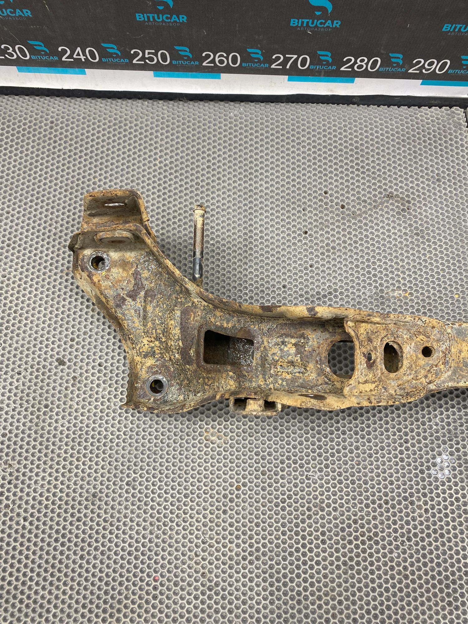 https://ycs.partsauto.market/partsauto-images/thmbs/userImages/c8f07ba63eb5b2f0f6006ea854bf8f7d/part/a8de6ee7-945c-48aa-93bd-ba17739790a8_1774938742892.jpg