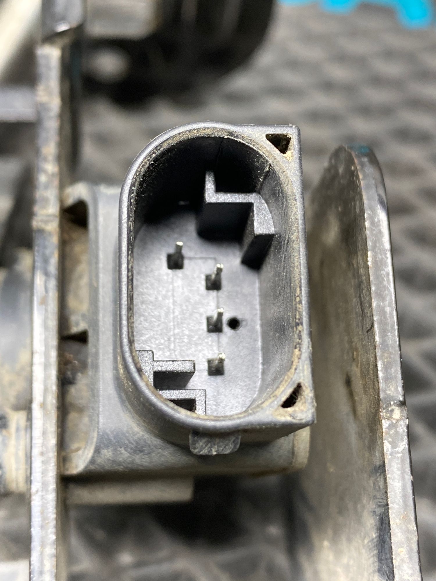 https://ycs.partsauto.market/partsauto-images/thmbs/userImages/c8f07ba63eb5b2f0f6006ea854bf8f7d/part/a8ebd083-b27f-4555-b3d1-82a5c3b39ff7_1777636552416.jpg