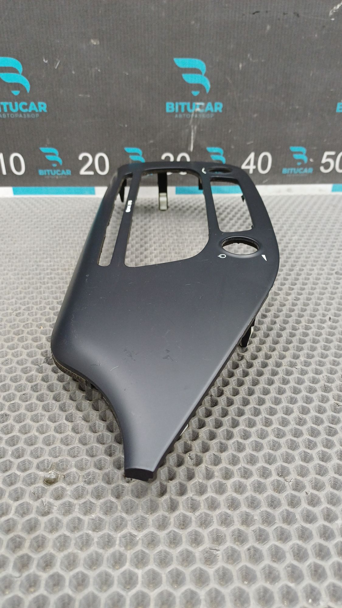 https://ycs.partsauto.market/partsauto-images/thmbs/userImages/c8f07ba63eb5b2f0f6006ea854bf8f7d/part/a9716dca-4c93-4a95-91f9-38938aab02ed_1776320358304.jpg