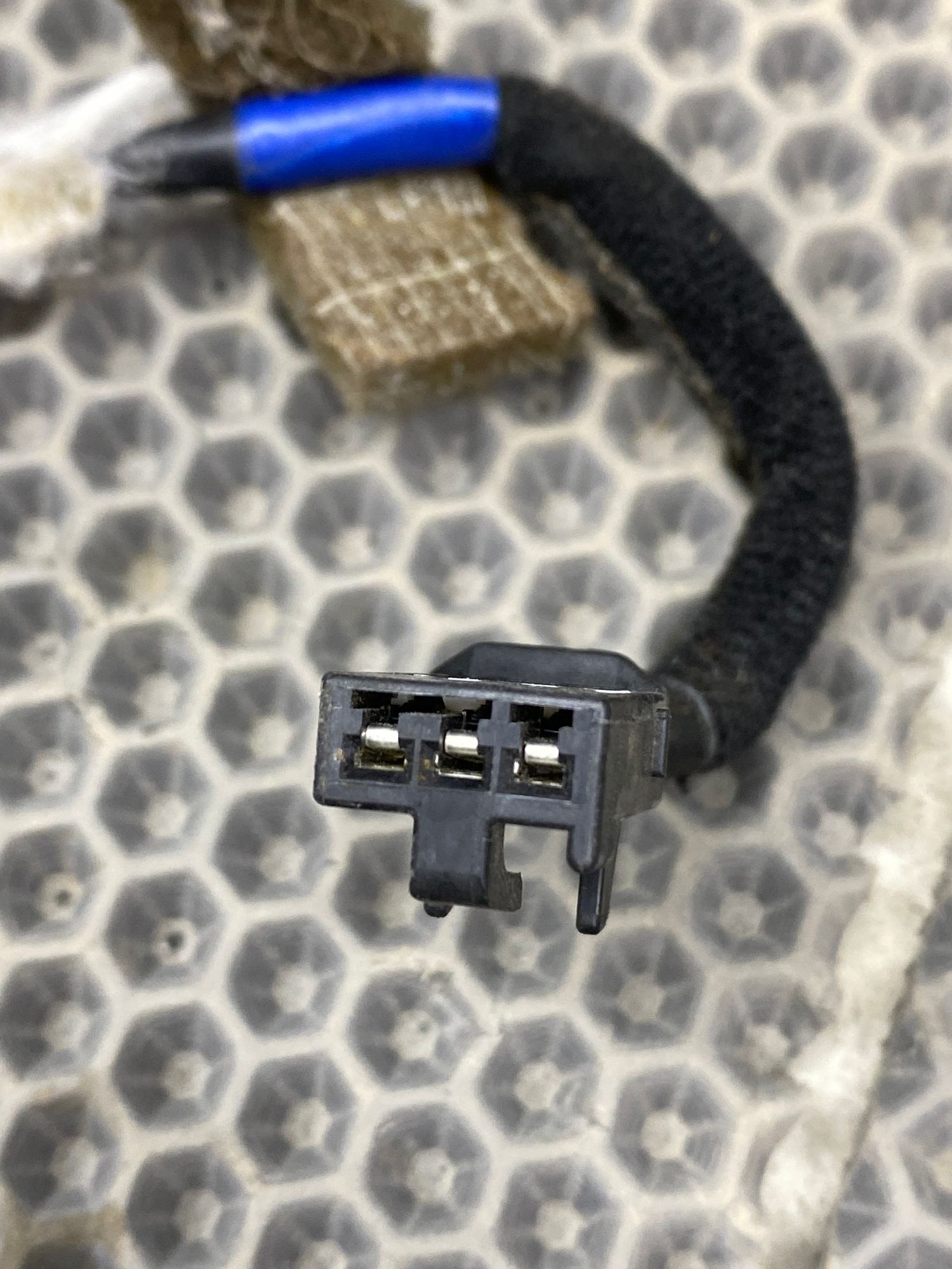 https://ycs.partsauto.market/partsauto-images/thmbs/userImages/c8f07ba63eb5b2f0f6006ea854bf8f7d/part/a982eb4c-1487-469f-87f2-75e56179905b_1777214273897.jpg