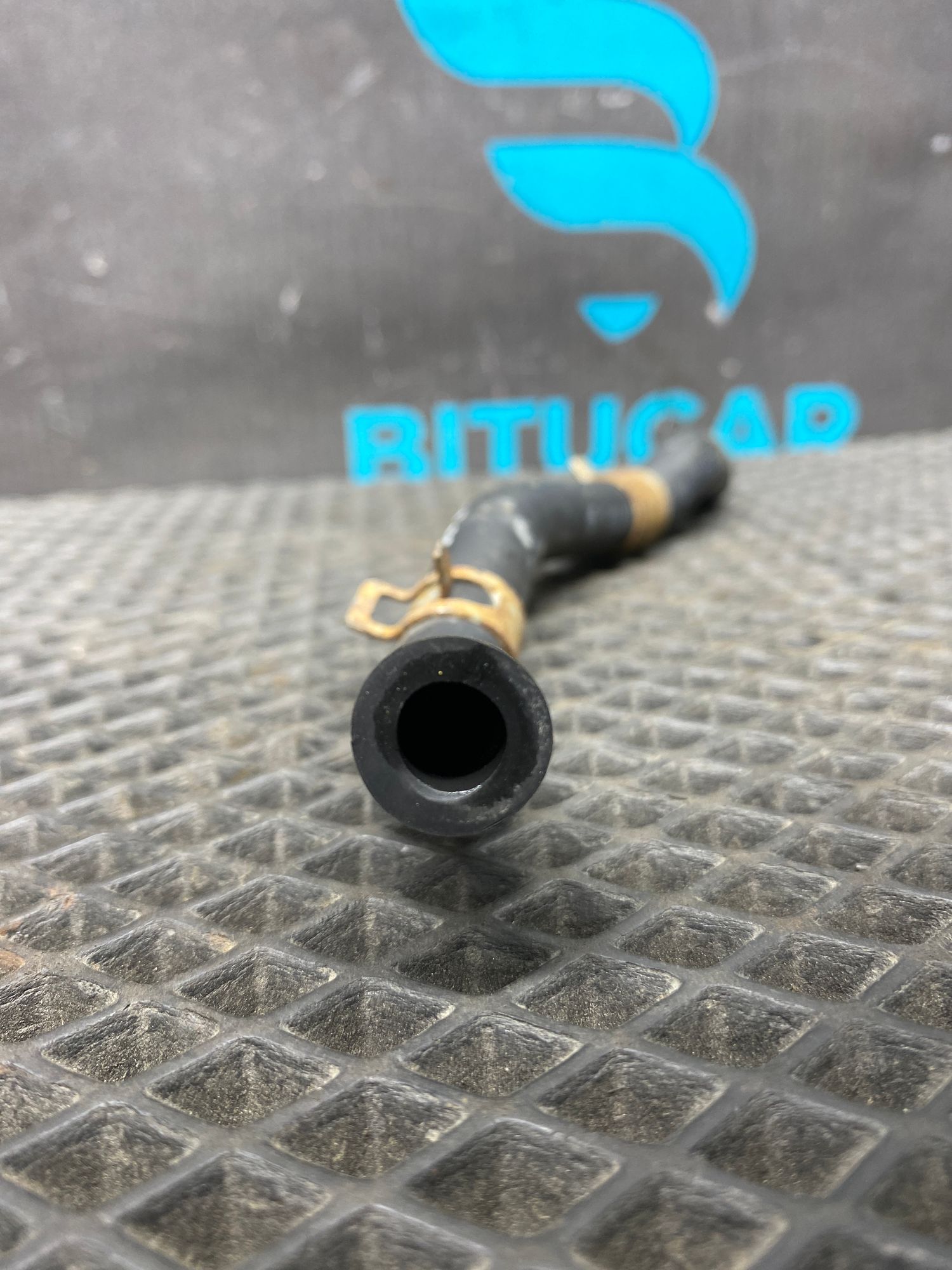 https://ycs.partsauto.market/partsauto-images/thmbs/userImages/c8f07ba63eb5b2f0f6006ea854bf8f7d/part/a99961a5-dd97-4535-83a4-be0ec37d286f_1777121654953.jpg