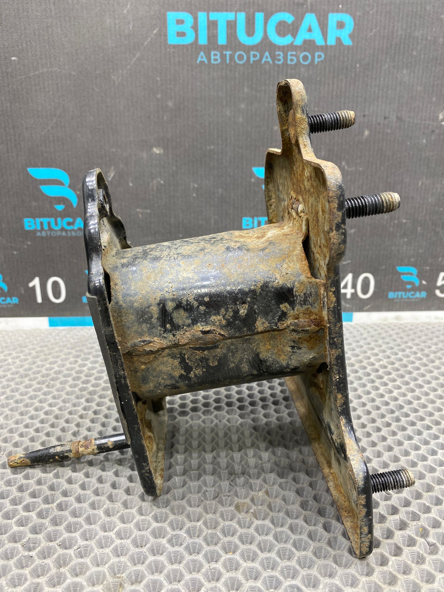 https://ycs.partsauto.market/partsauto-images/thmbs/userImages/c8f07ba63eb5b2f0f6006ea854bf8f7d/part/a9b1a481-e19f-4382-9f25-0fc4207e7316_1777815631125.jpg