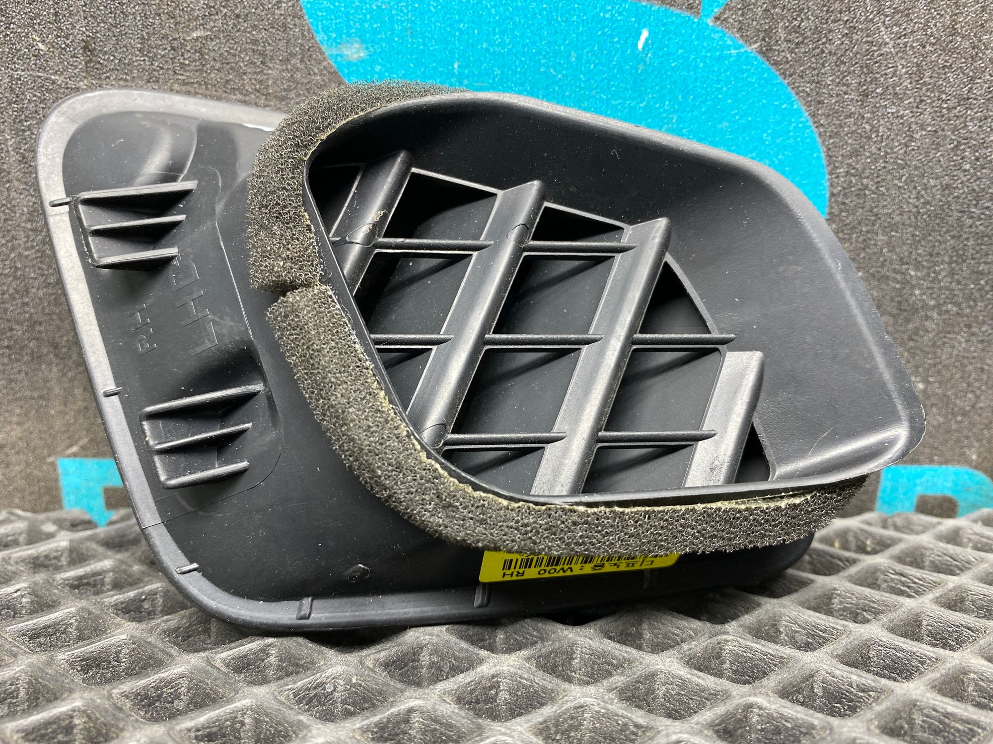 https://ycs.partsauto.market/partsauto-images/thmbs/userImages/c8f07ba63eb5b2f0f6006ea854bf8f7d/part/aa1f80fc-f188-403e-92f2-cb2948eb0ea2_1777732523637.jpg