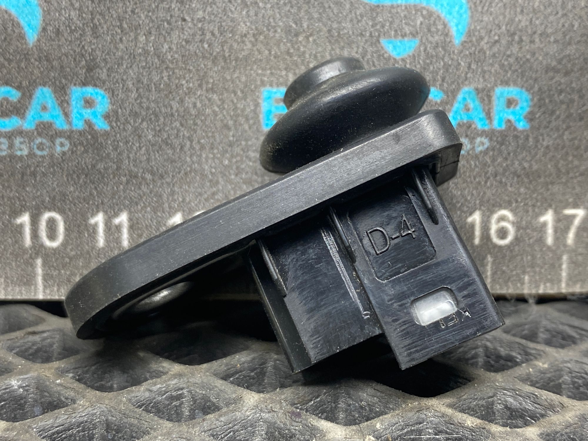 https://ycs.partsauto.market/partsauto-images/thmbs/userImages/c8f07ba63eb5b2f0f6006ea854bf8f7d/part/aaad8a1d-486b-4fa4-941b-0e54fa91794f_1777383846098.jpg
