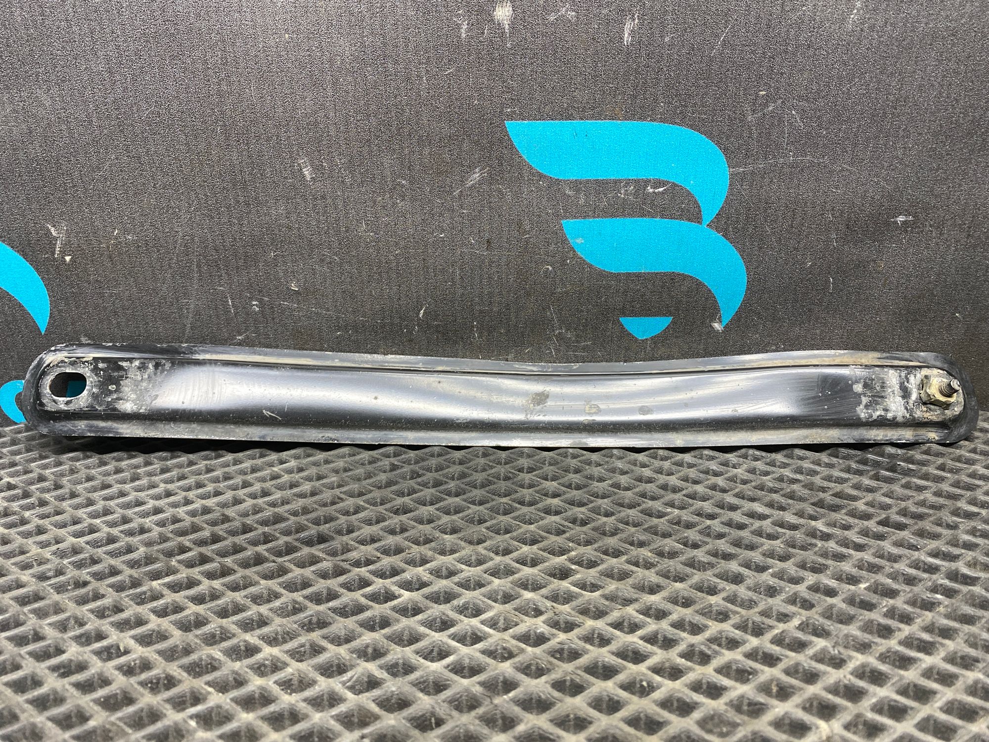 https://ycs.partsauto.market/partsauto-images/thmbs/userImages/c8f07ba63eb5b2f0f6006ea854bf8f7d/part/ab7f09f8-58a1-4b52-bbe5-0bbe692d30a5_1777467311632.jpg