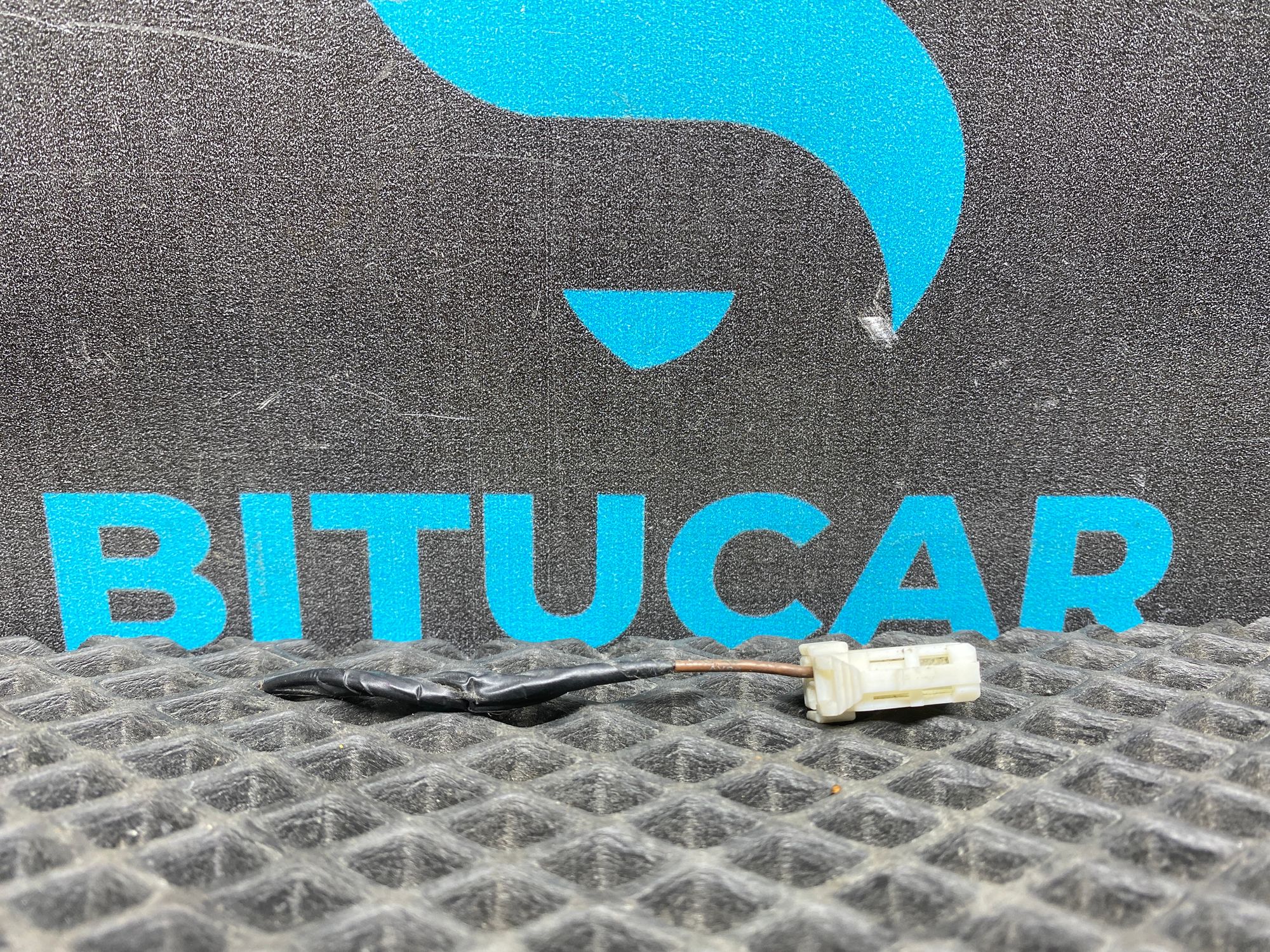 https://ycs.partsauto.market/partsauto-images/thmbs/userImages/c8f07ba63eb5b2f0f6006ea854bf8f7d/part/abd0f9cf-408a-4986-ae47-4f08038217e2_1776947357258.jpg
