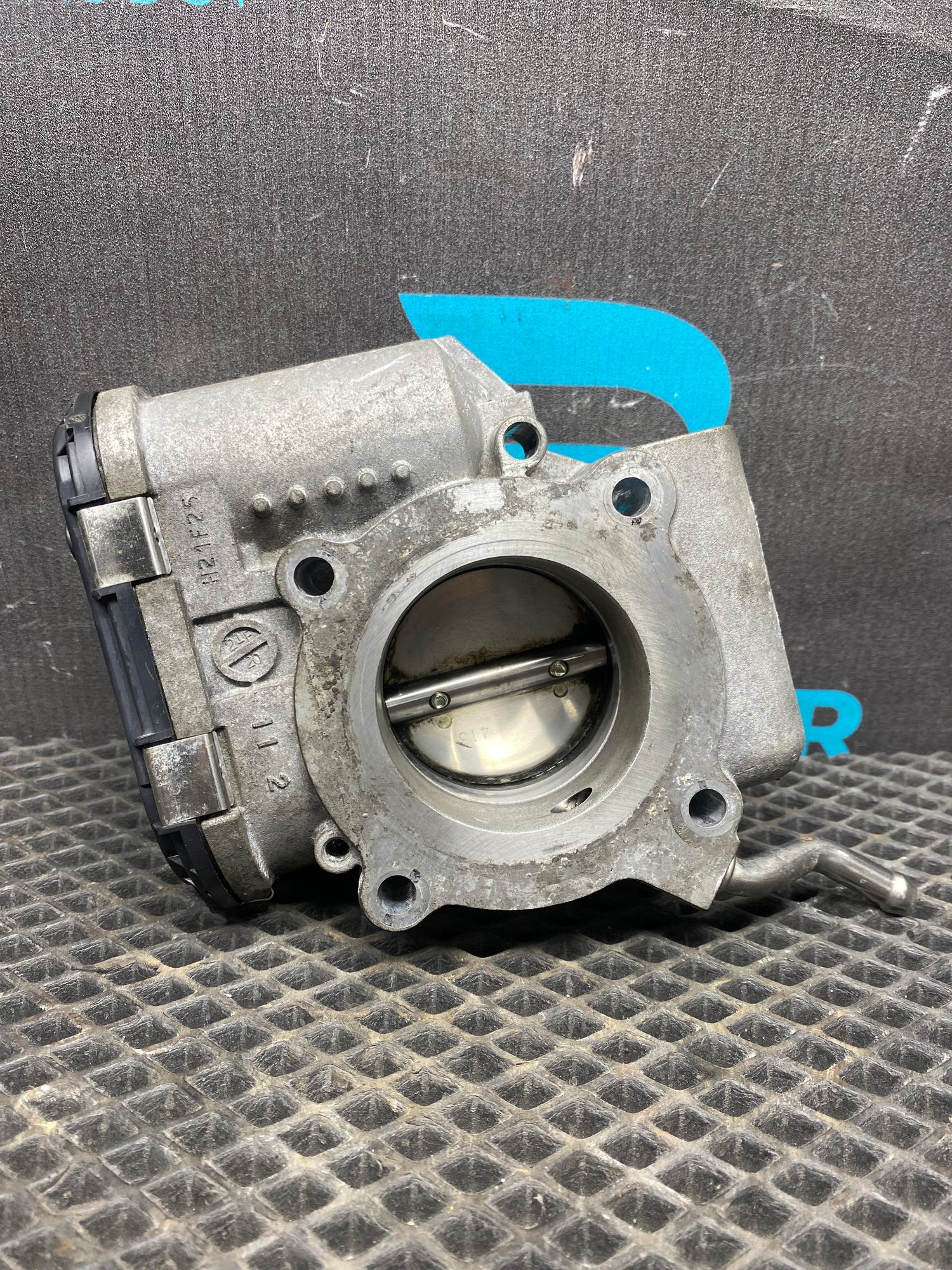 https://ycs.partsauto.market/partsauto-images/thmbs/userImages/c8f07ba63eb5b2f0f6006ea854bf8f7d/part/abd89d22-3756-4258-9552-352921620ba9_1777114091503.jpg