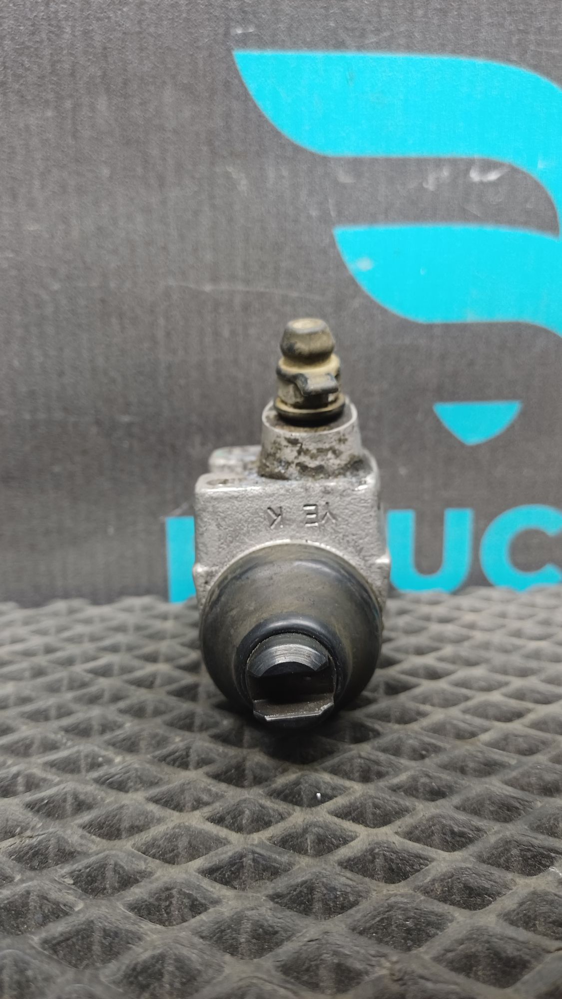 https://ycs.partsauto.market/partsauto-images/thmbs/userImages/c8f07ba63eb5b2f0f6006ea854bf8f7d/part/abea4c73-bb0f-4282-b82f-c4f4eb6958ee_1777100419540.jpg