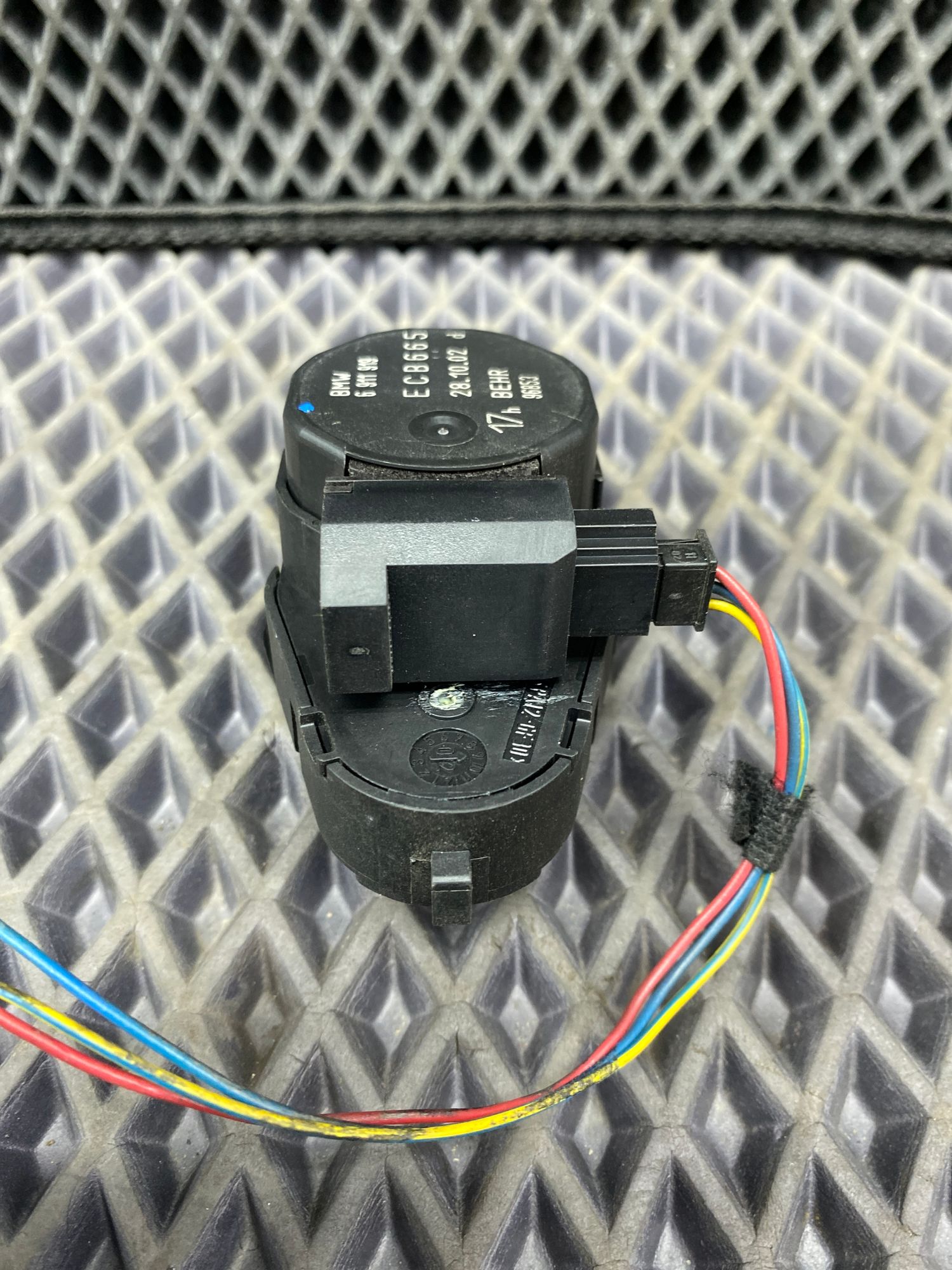 Б/У Сервопривод заслонок отопителя BMW 7-Series 4 дорест. 2001—2005 2003 Черный, 890 рублей, Краснодар