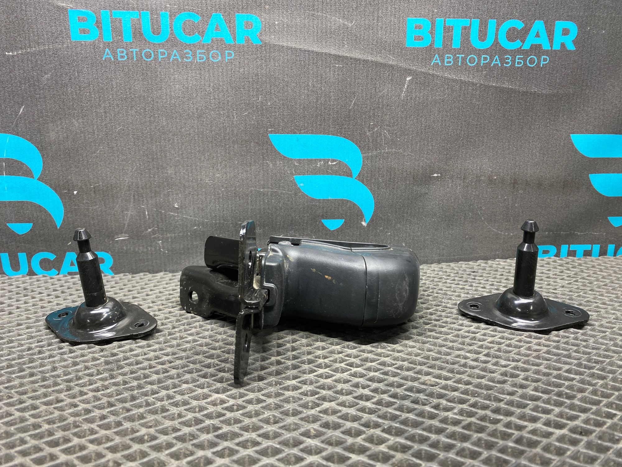 https://ycs.partsauto.market/partsauto-images/thmbs/userImages/c8f07ba63eb5b2f0f6006ea854bf8f7d/part/ac647202-a6ed-4df1-836e-4211dac31036_1777036146621.jpg