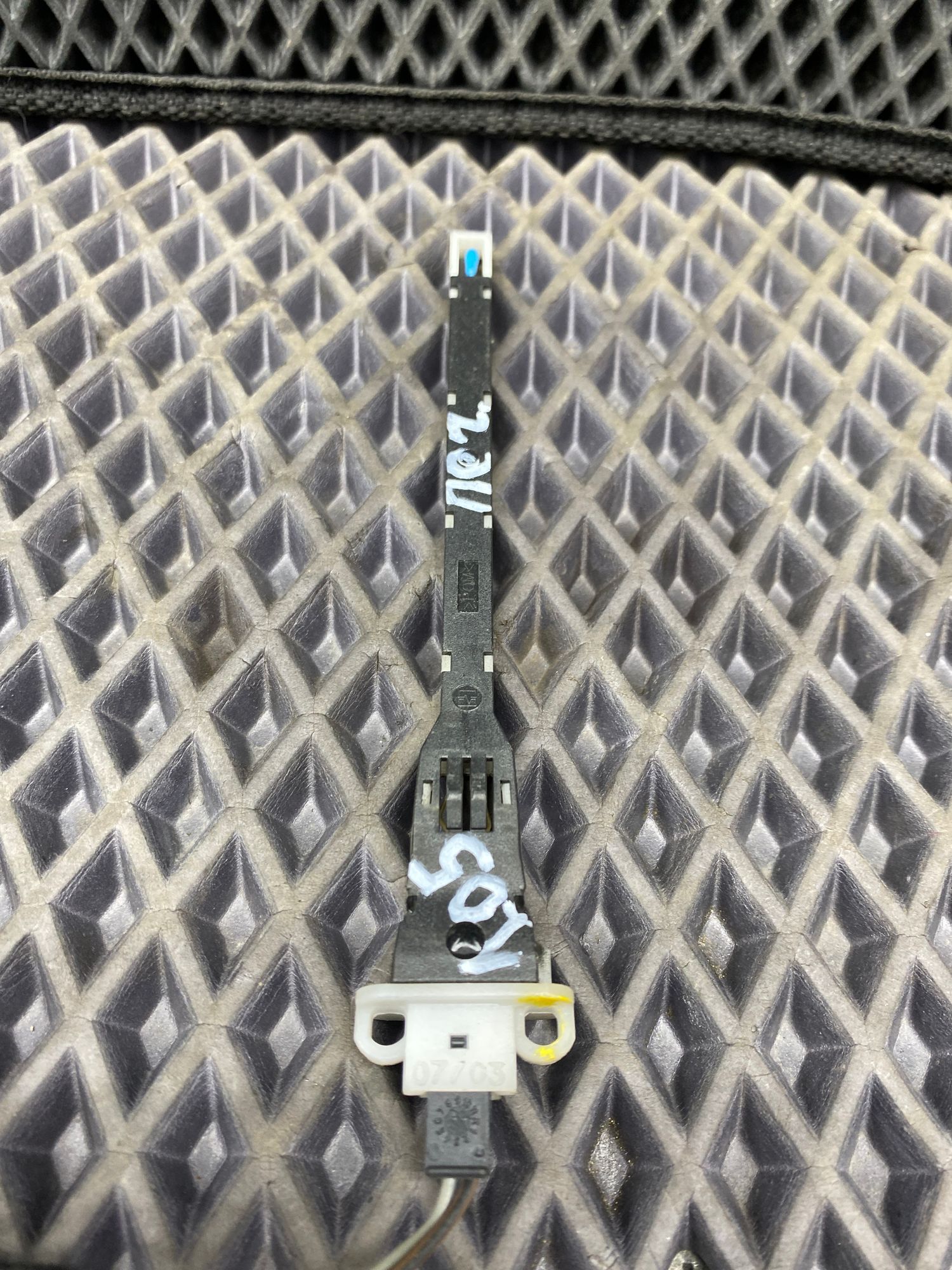 Б/У Датчик температуры воздуха BMW 7-Series 4 дорест. 2001—2005 2003 Черный, 790 рублей, Краснодар