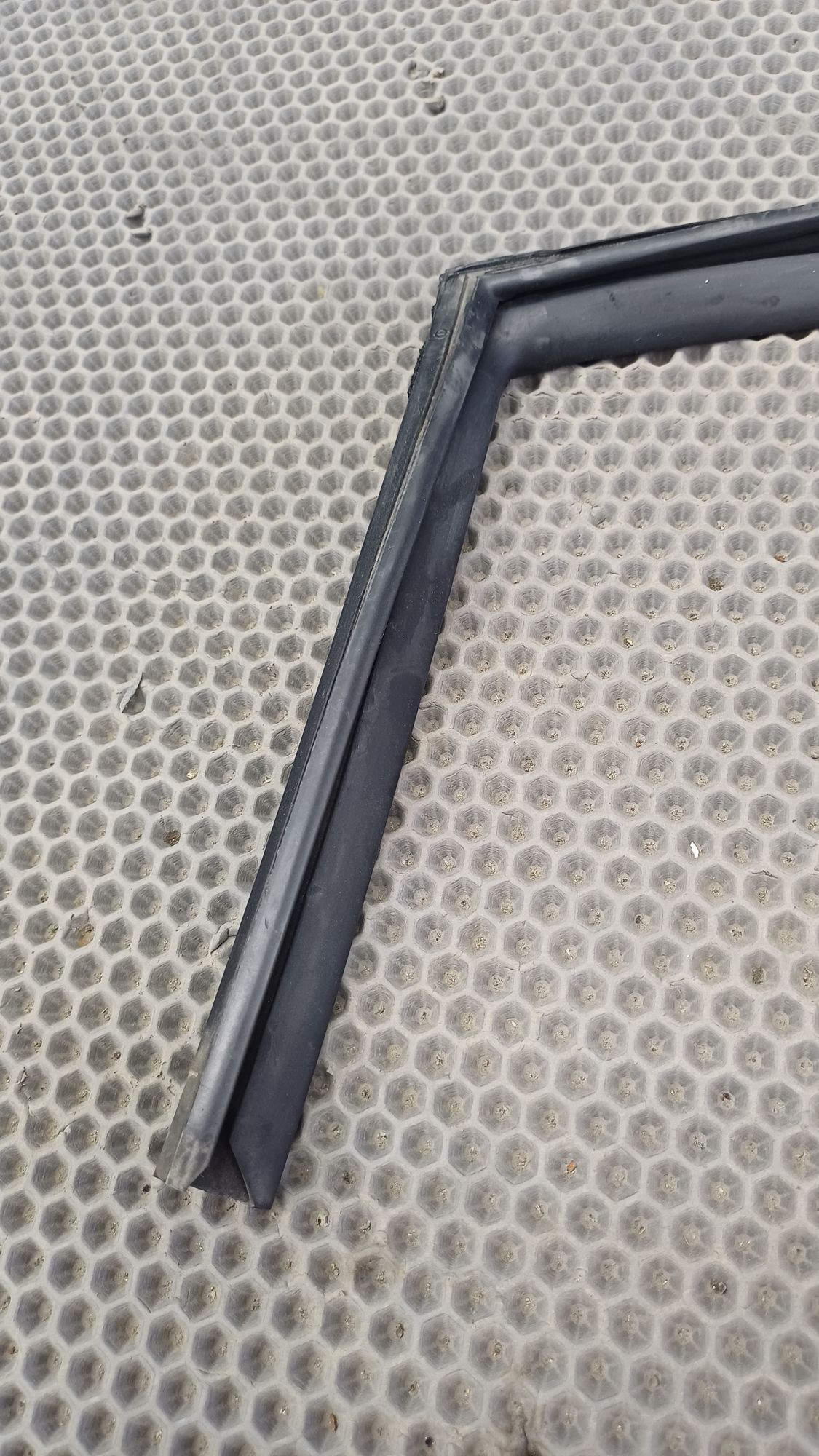 https://ycs.partsauto.market/partsauto-images/thmbs/userImages/c8f07ba63eb5b2f0f6006ea854bf8f7d/part/ac8860c1-f7b7-48c7-8353-5c954e0dbf20_1777208254963.jpg
