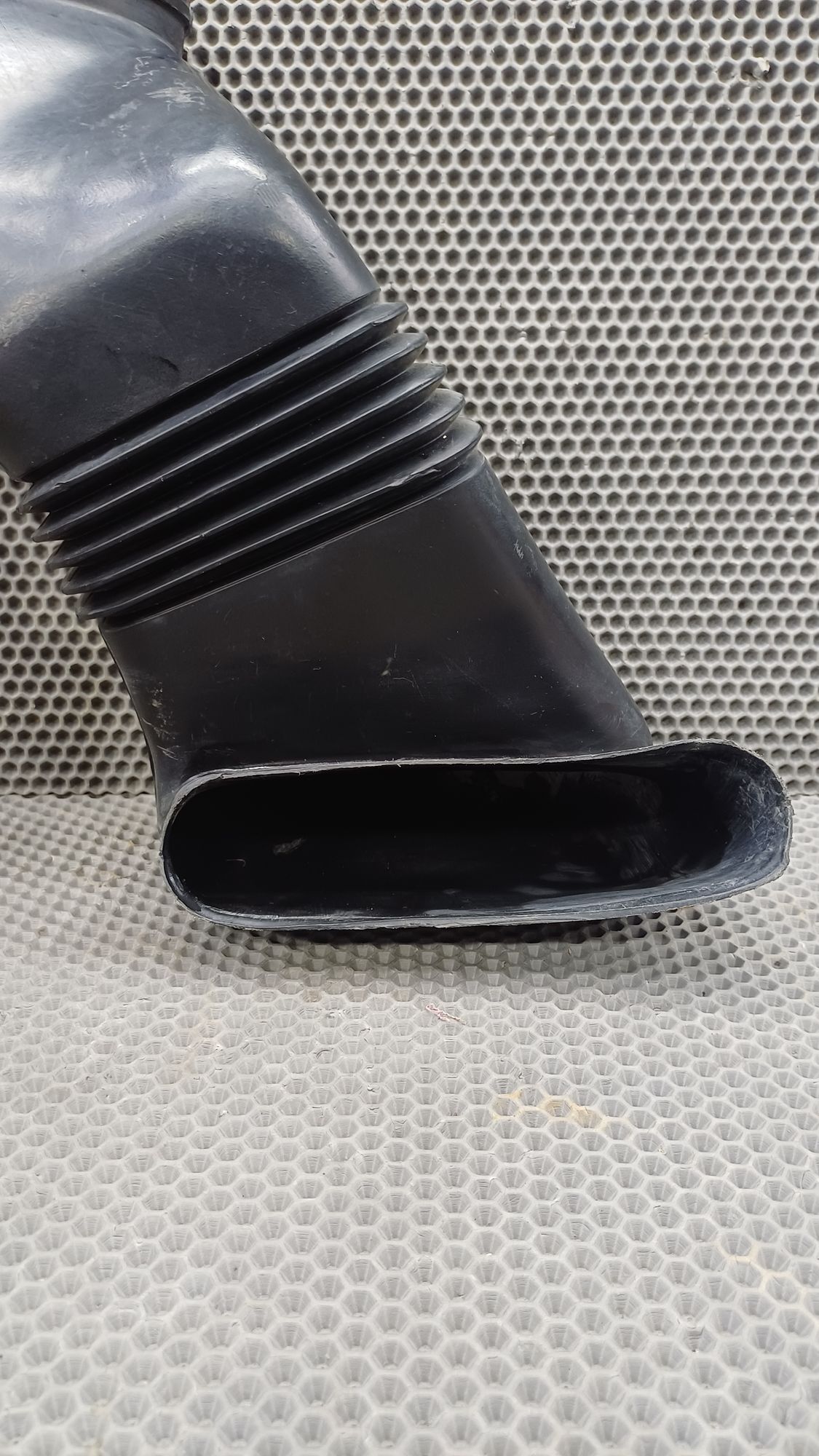 https://ycs.partsauto.market/partsauto-images/thmbs/userImages/c8f07ba63eb5b2f0f6006ea854bf8f7d/part/acecffb0-7959-400d-a7ca-248b9eddd2d9_1774180337360.jpg
