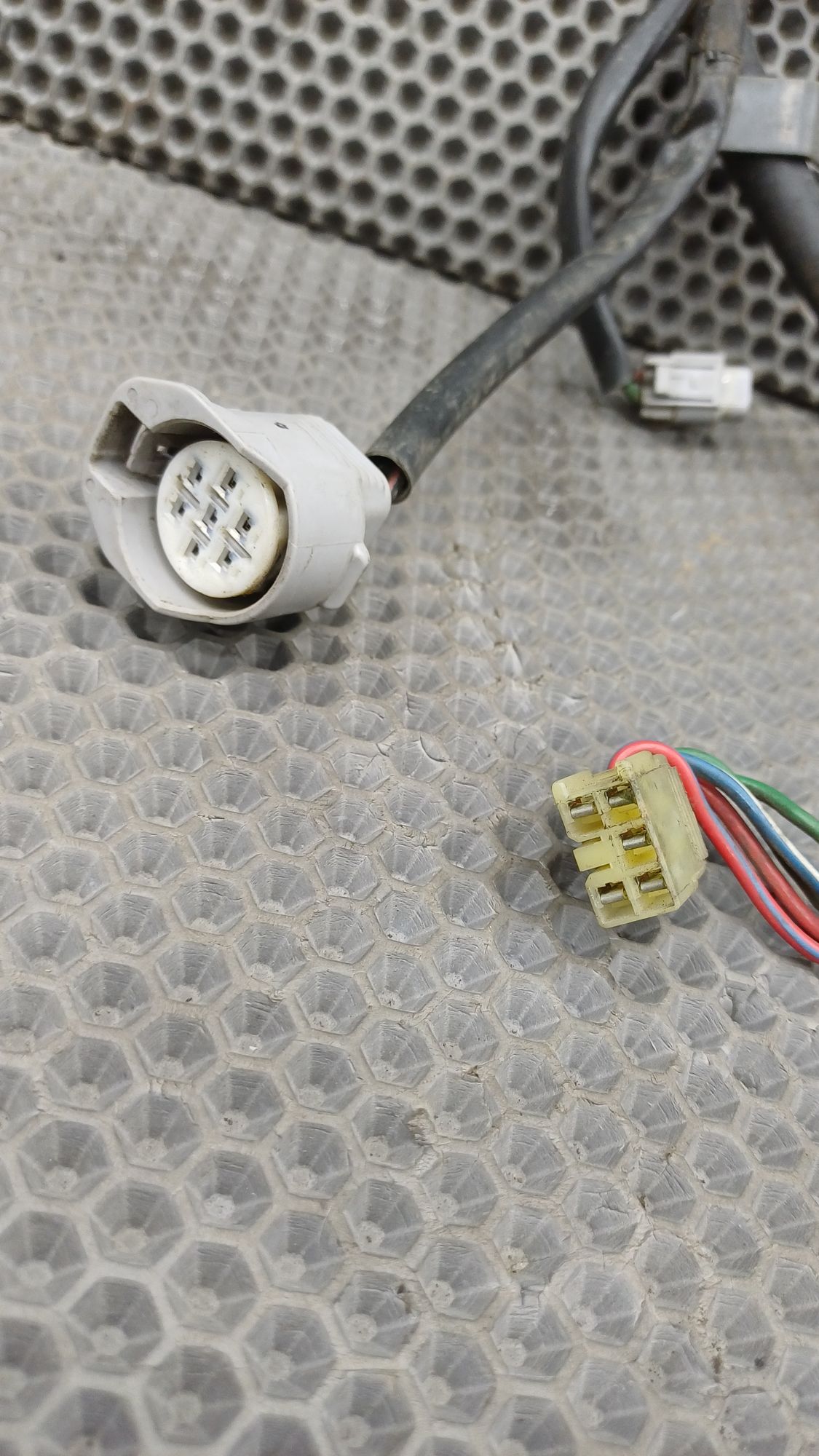 https://ycs.partsauto.market/partsauto-images/thmbs/userImages/c8f07ba63eb5b2f0f6006ea854bf8f7d/part/ad00f334-6997-4e42-9e9d-ca9182316e54_1774343691442.jpg