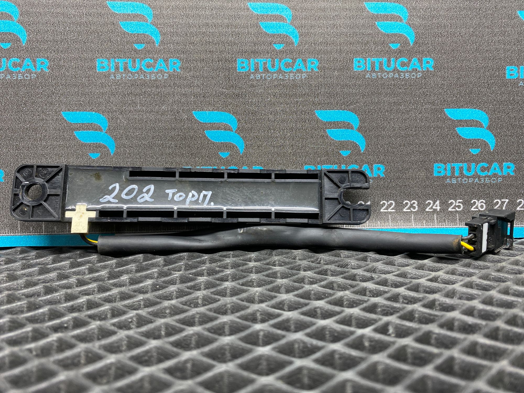 https://ycs.partsauto.market/partsauto-images/thmbs/userImages/c8f07ba63eb5b2f0f6006ea854bf8f7d/part/ad067a7f-6efe-4d02-9a11-3e3b872617ab_1777712510688.jpg