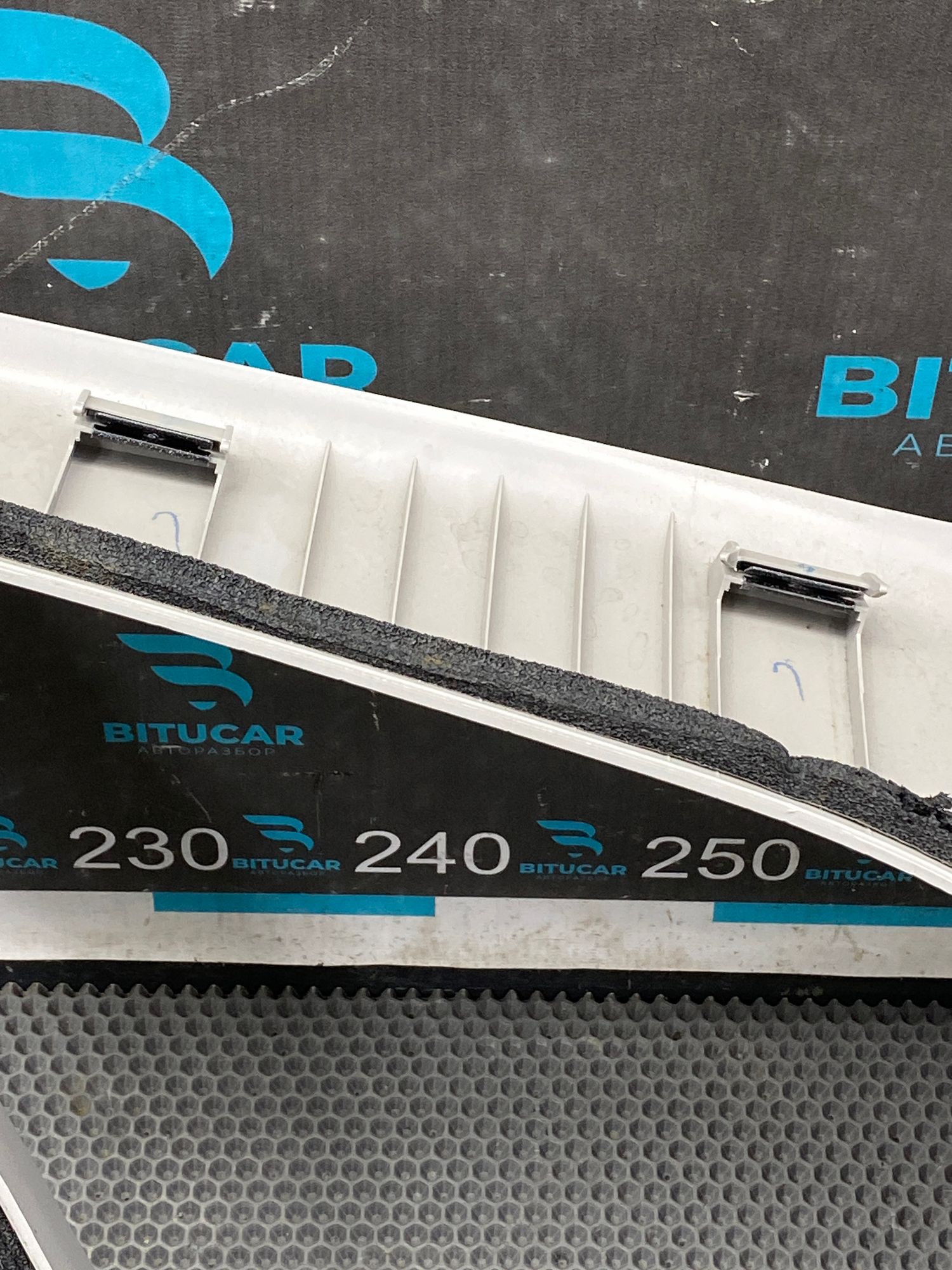 https://ycs.partsauto.market/partsauto-images/thmbs/userImages/c8f07ba63eb5b2f0f6006ea854bf8f7d/part/add30d57-b231-4b68-ac1d-2a63d08a9a08_1777557664929.jpg